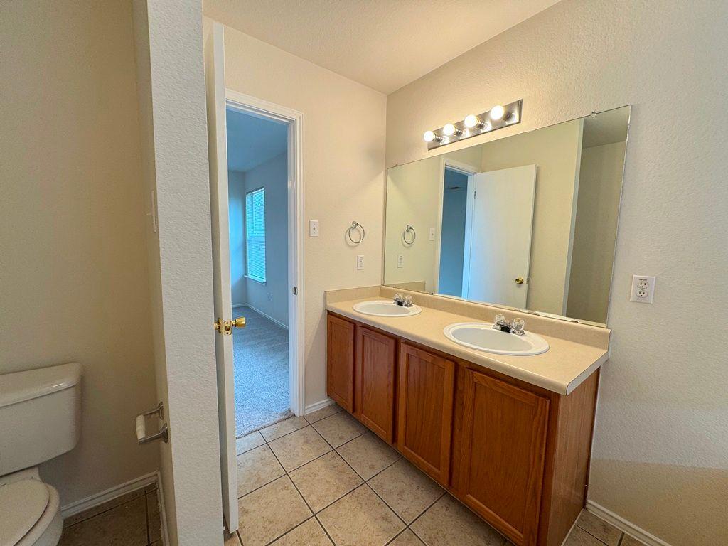 600 Golden Gate Dr, Leander, TX 78641