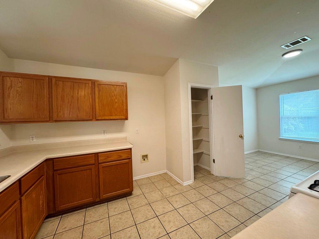 600 Golden Gate Dr, Leander, TX 78641