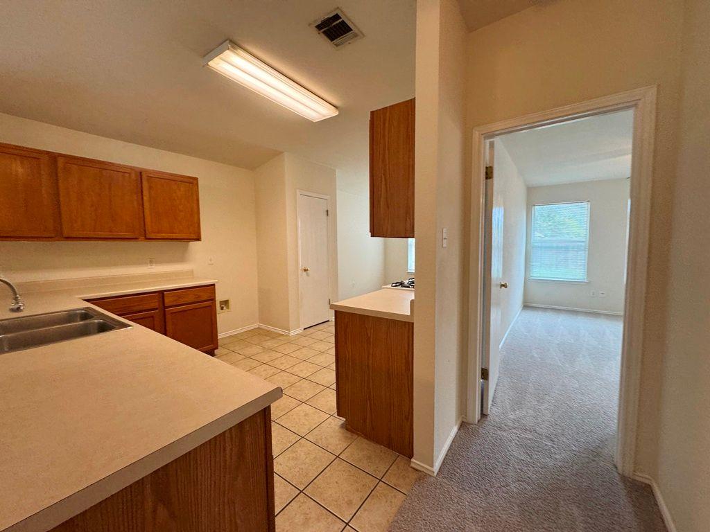 600 Golden Gate Dr, Leander, TX 78641