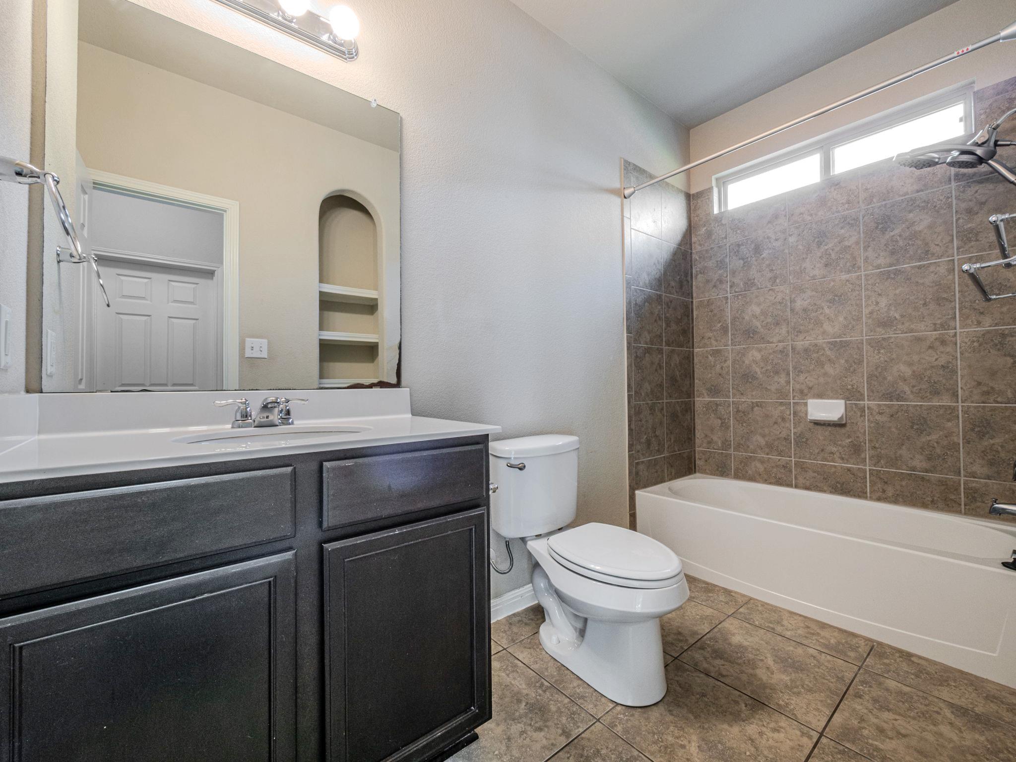 216 Silkstone St, Hutto, TX 78634