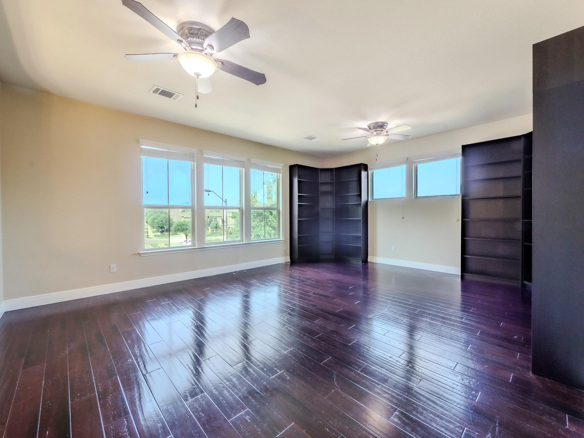 216 Silkstone St, Hutto, TX 78634