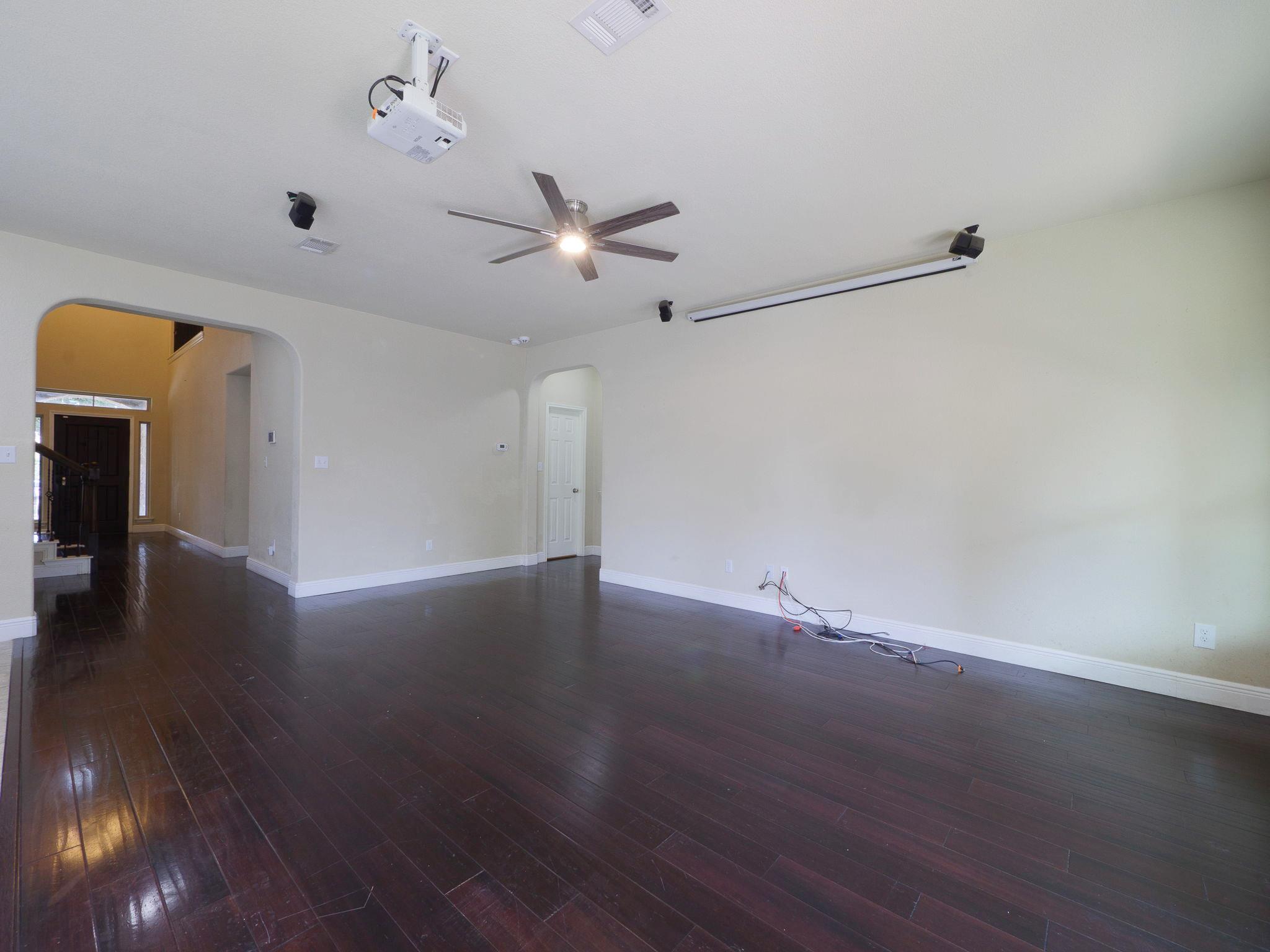 216 Silkstone St, Hutto, TX 78634