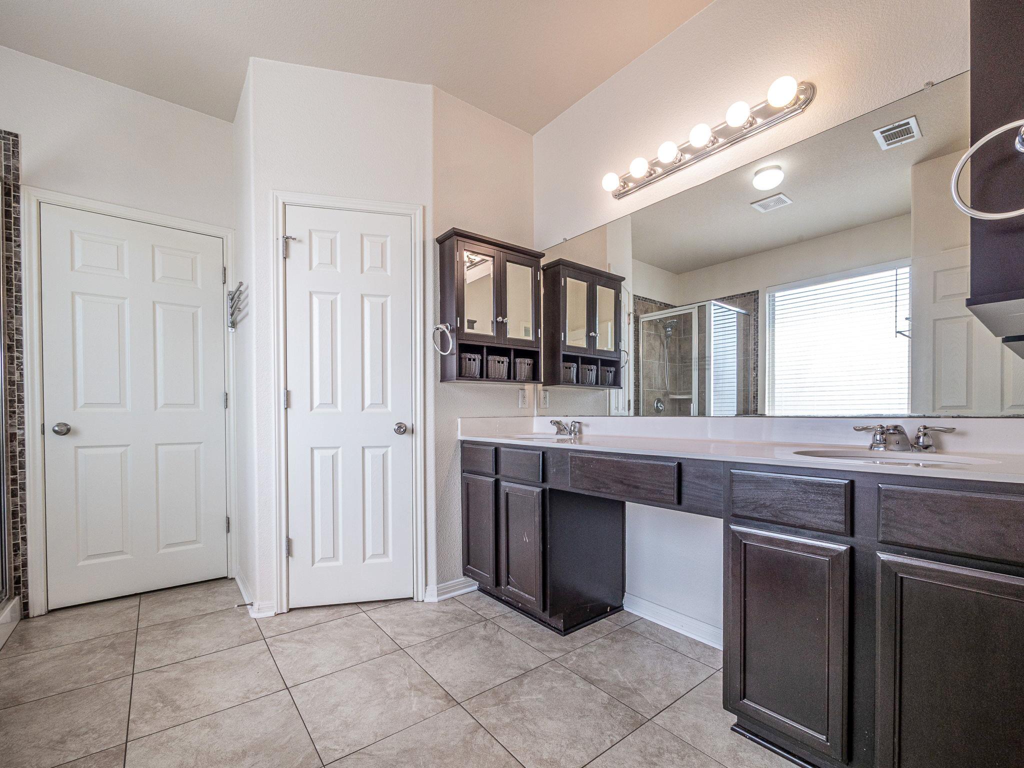 216 Silkstone St, Hutto, TX 78634