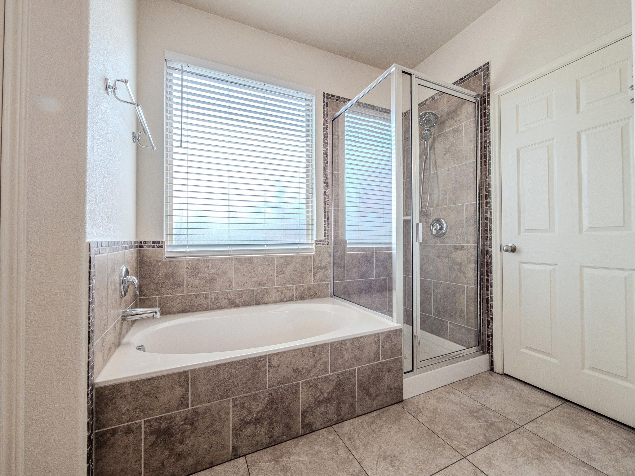 216 Silkstone St, Hutto, TX 78634