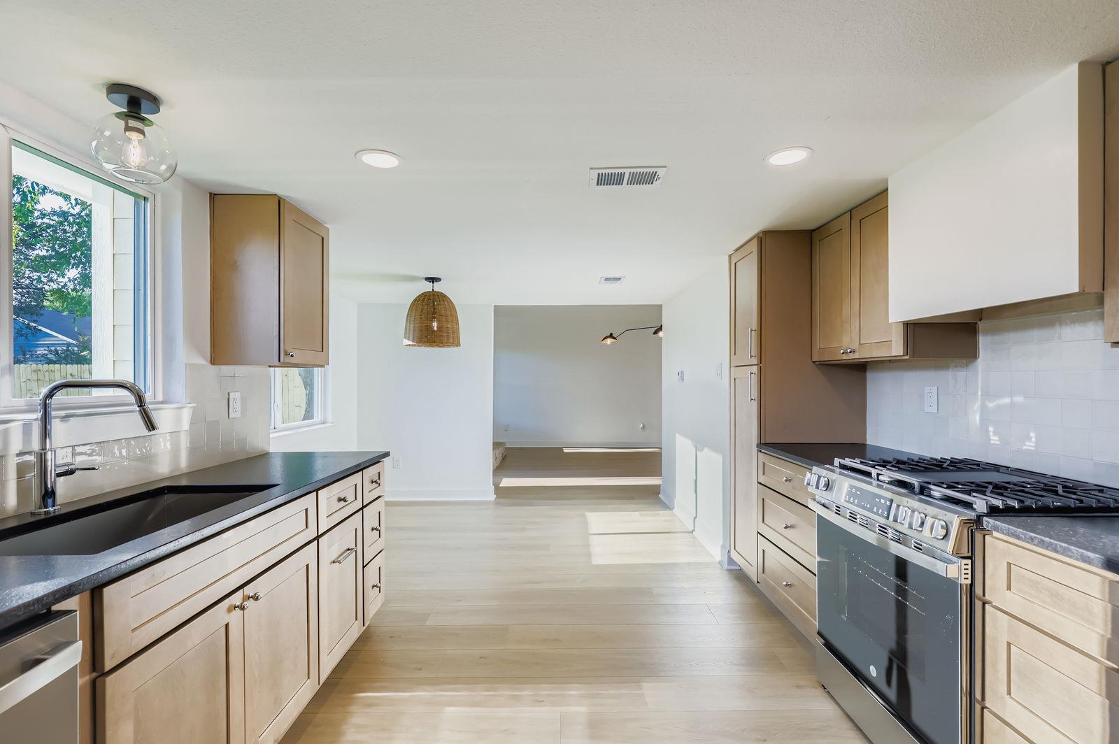 4812 Pelham Dr, Austin, TX 78727