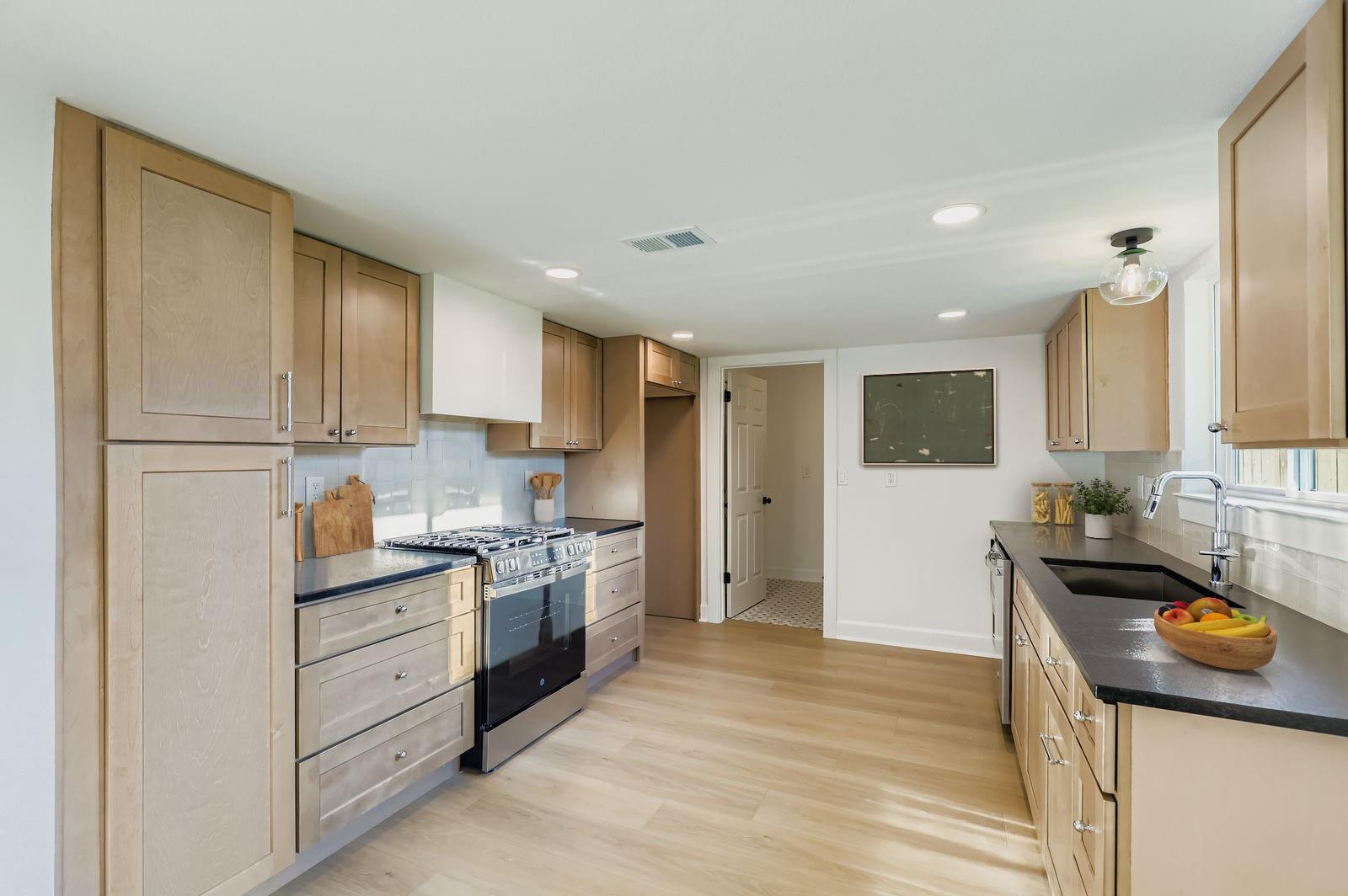 4812 Pelham Dr, Austin, TX 78727