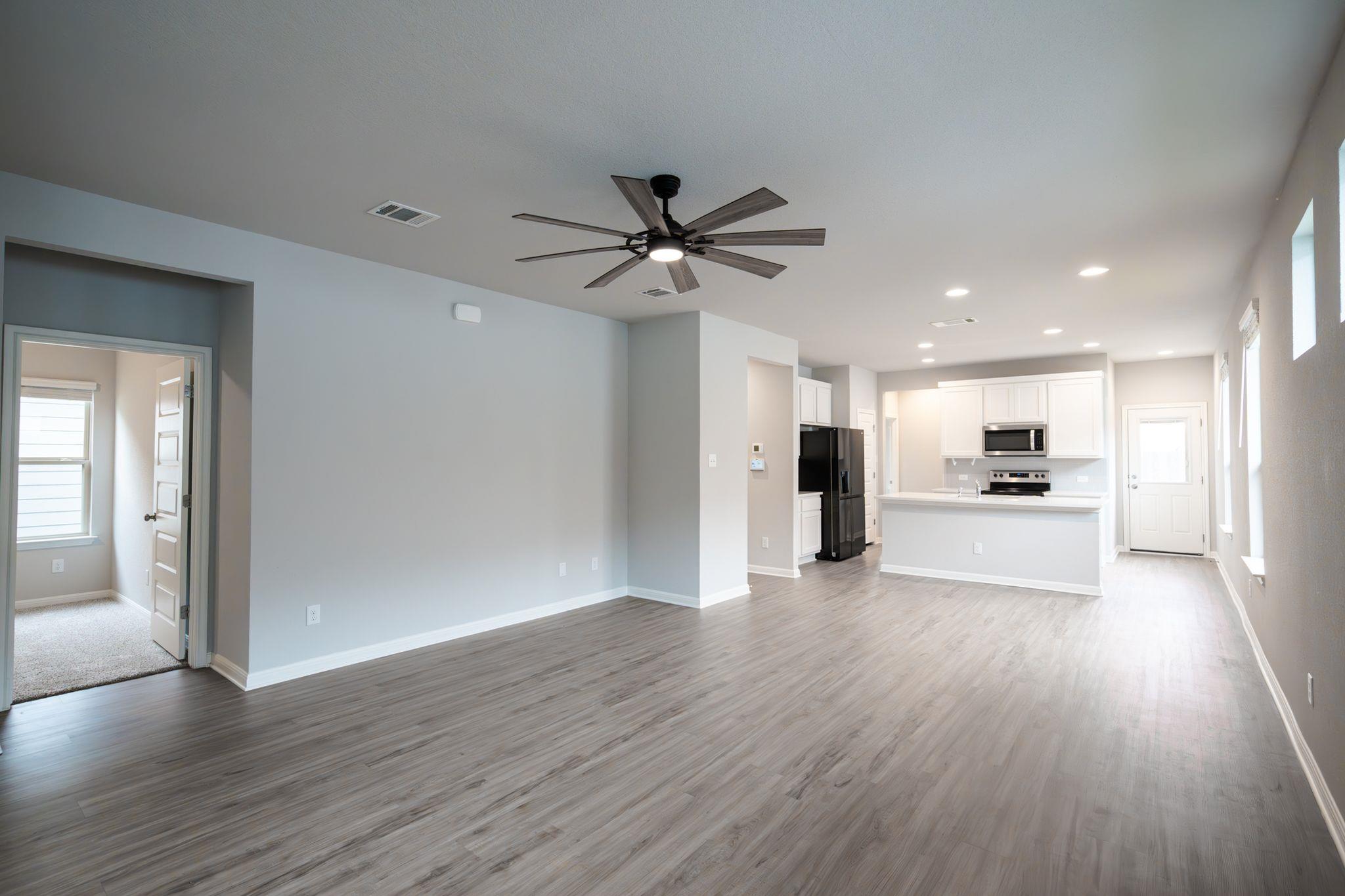 208 Kellys Heroes Way, Jarrell, TX 76537
