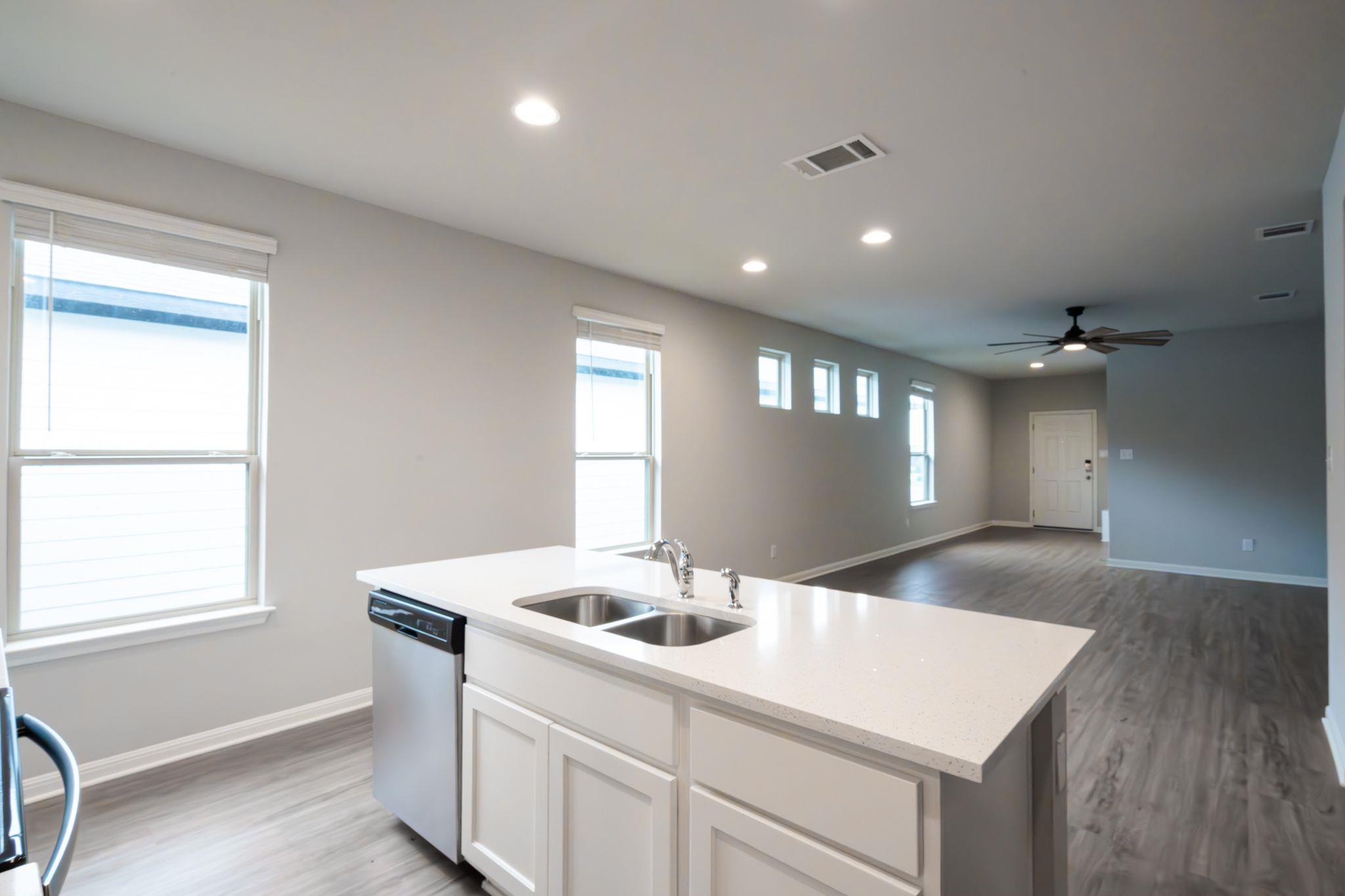 208 Kellys Heroes Way, Jarrell, TX 76537