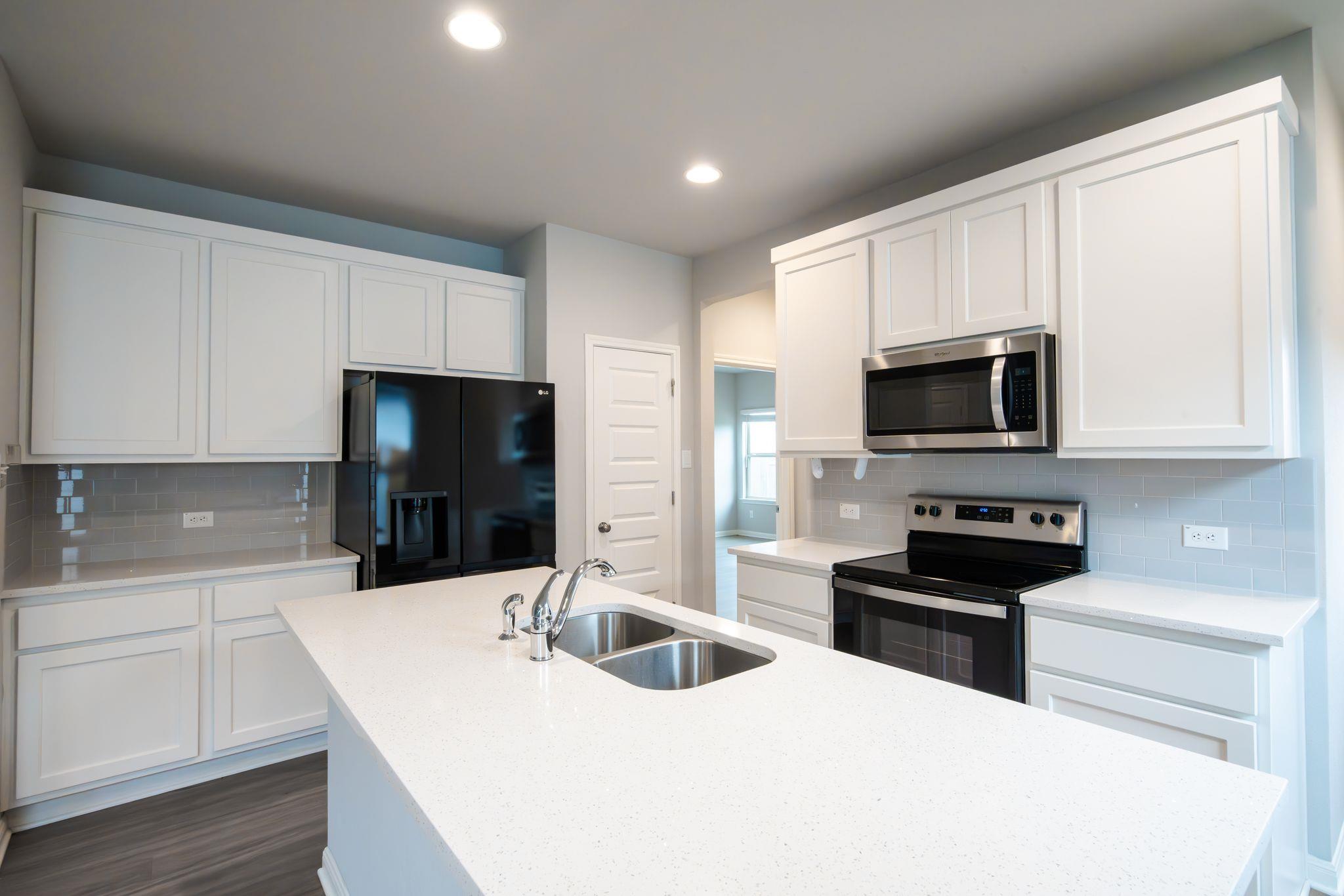 208 Kellys Heroes Way, Jarrell, TX 76537