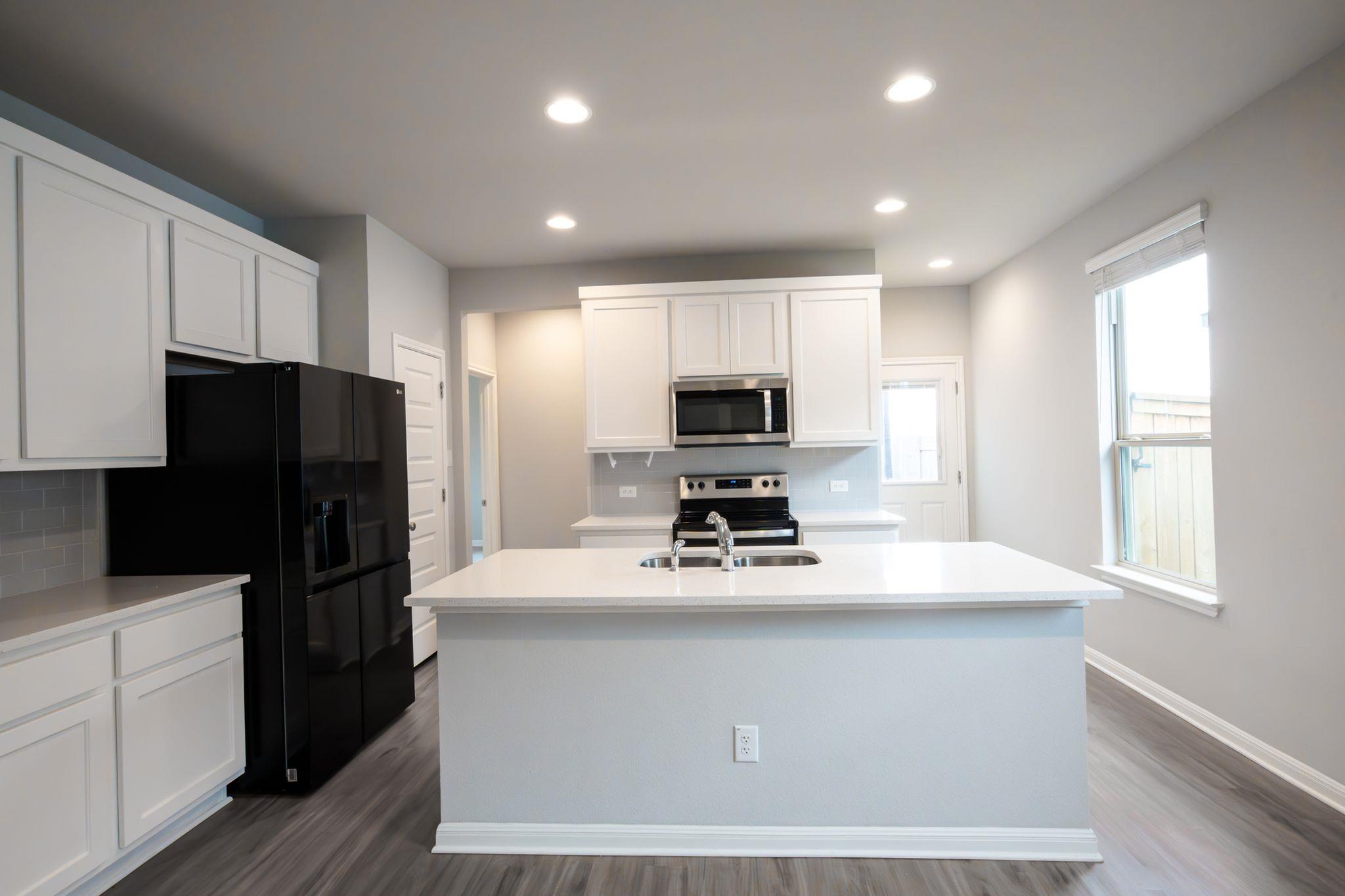 208 Kellys Heroes Way, Jarrell, TX 76537