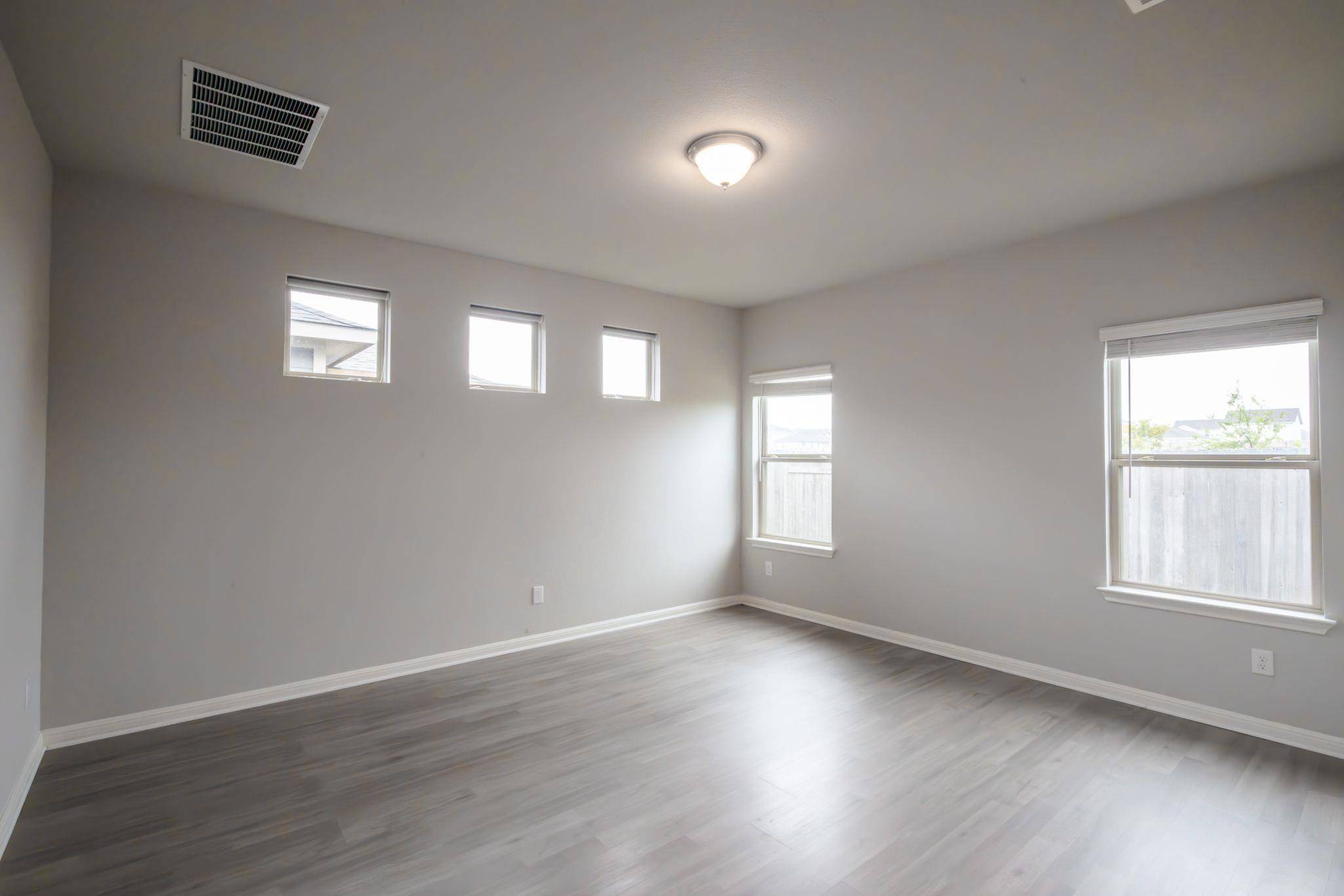 208 Kellys Heroes Way, Jarrell, TX 76537