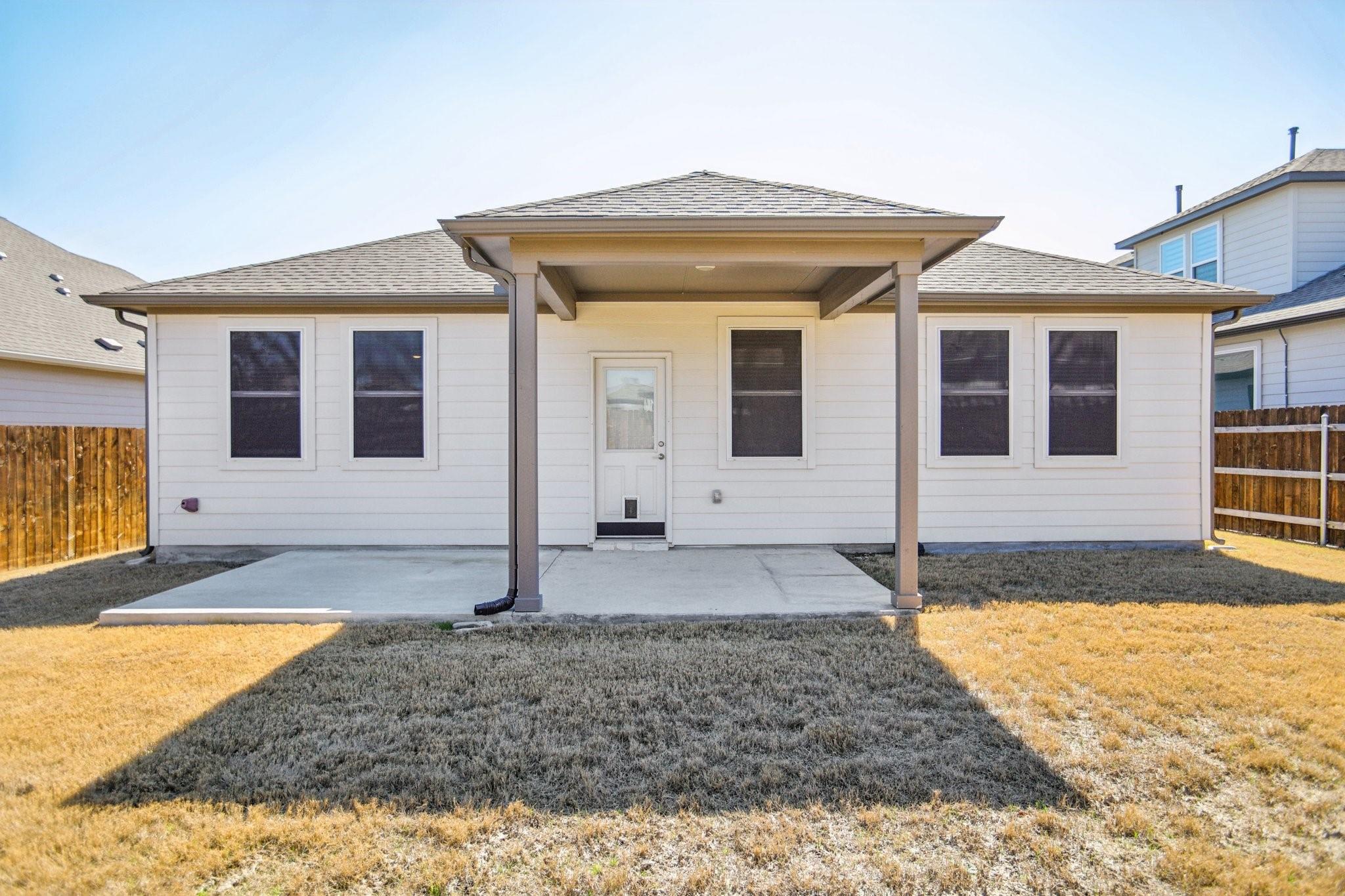 1011 Moose Rd, Hutto, TX 78634