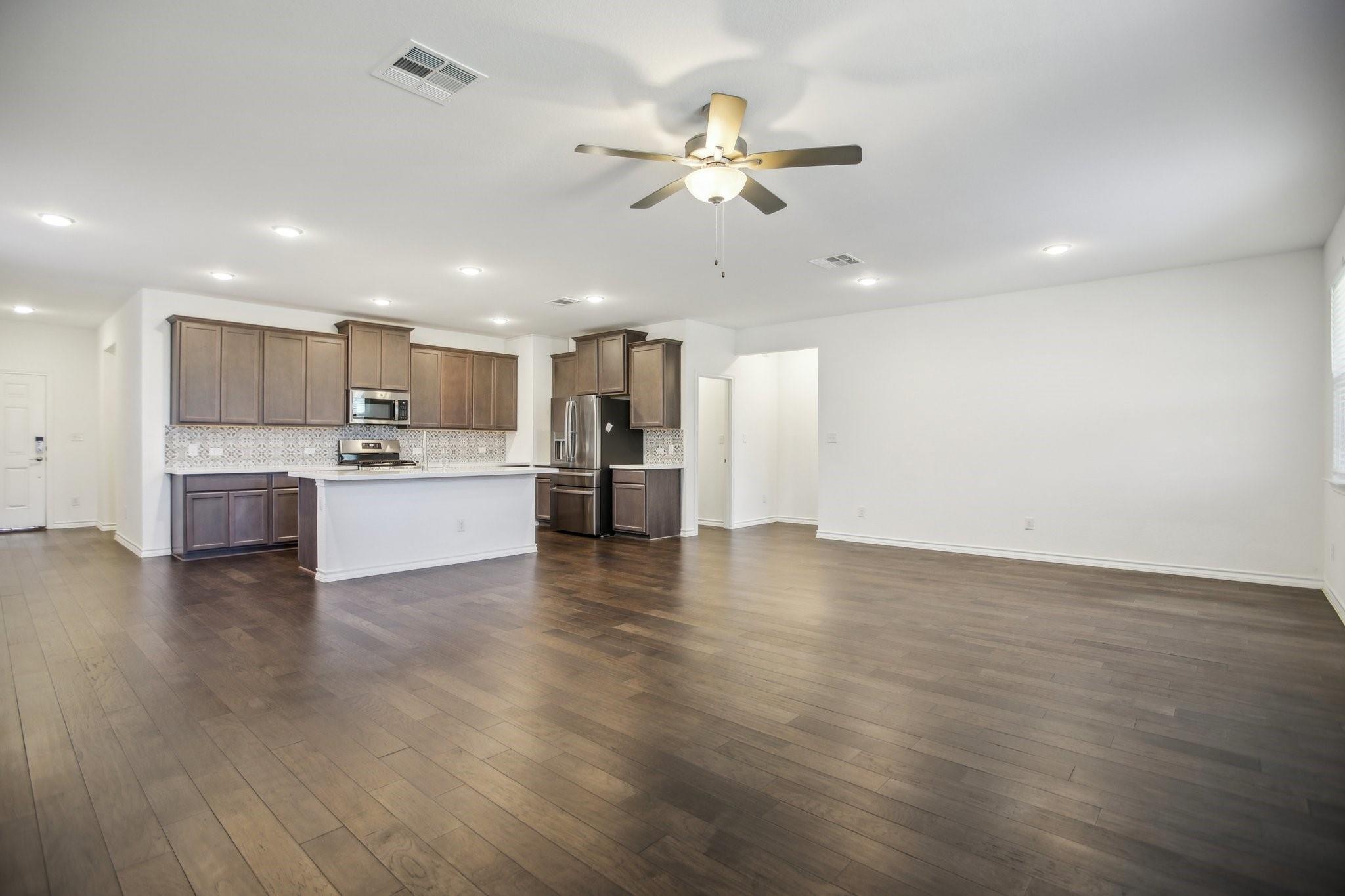 1011 Moose Rd, Hutto, TX 78634