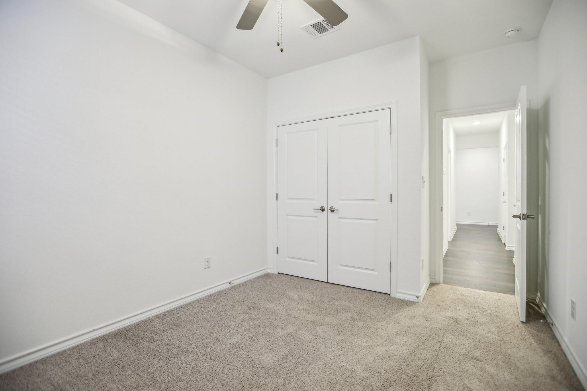 1011 Moose Rd, Hutto, TX 78634