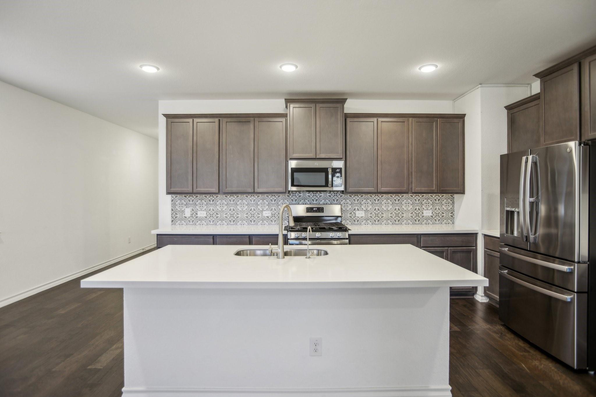 1011 Moose Rd, Hutto, TX 78634