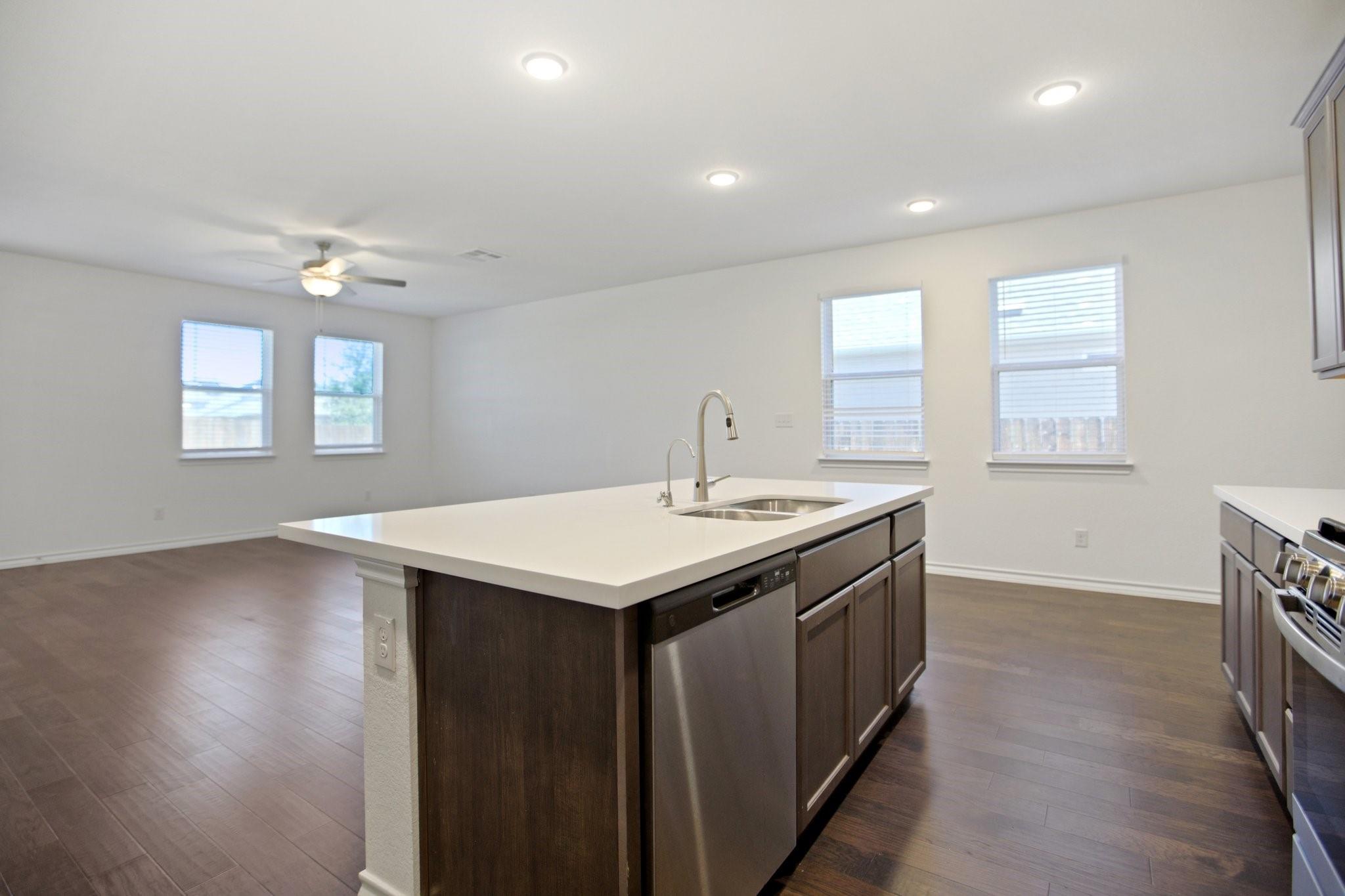 1011 Moose Rd, Hutto, TX 78634