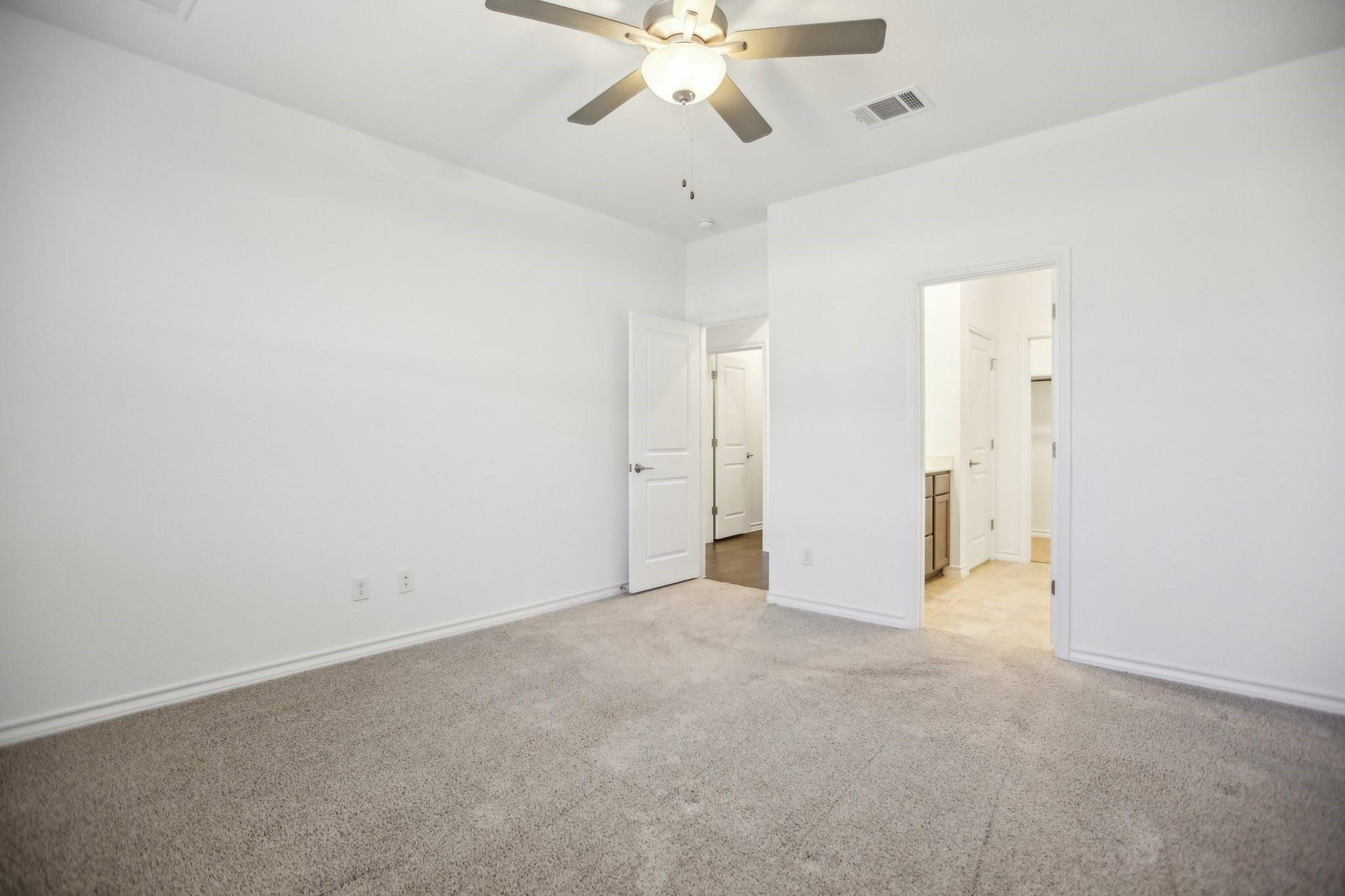 1011 Moose Rd, Hutto, TX 78634