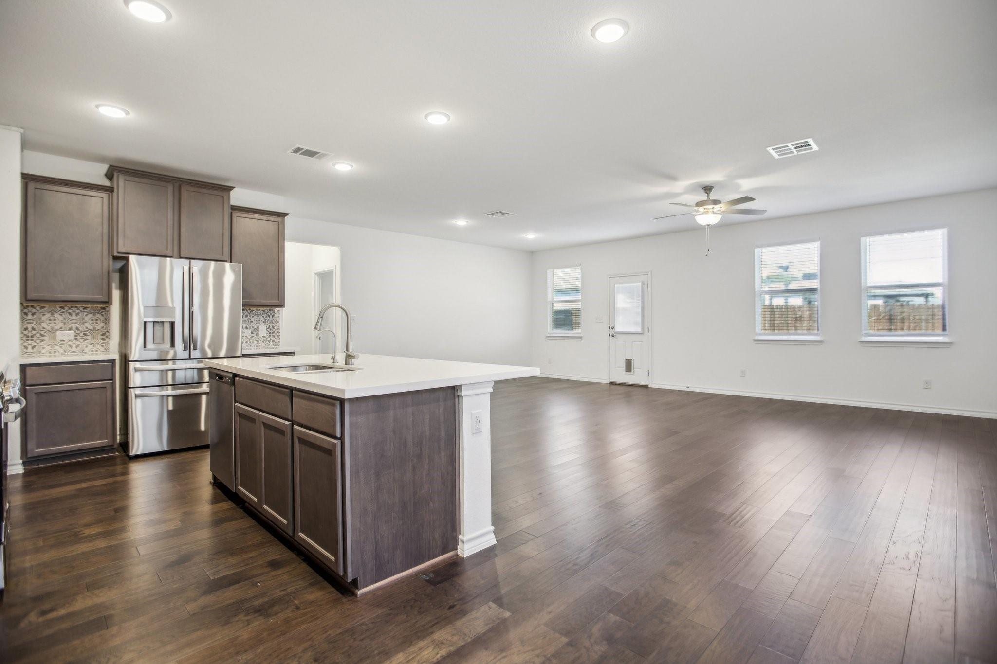 1011 Moose Rd, Hutto, TX 78634