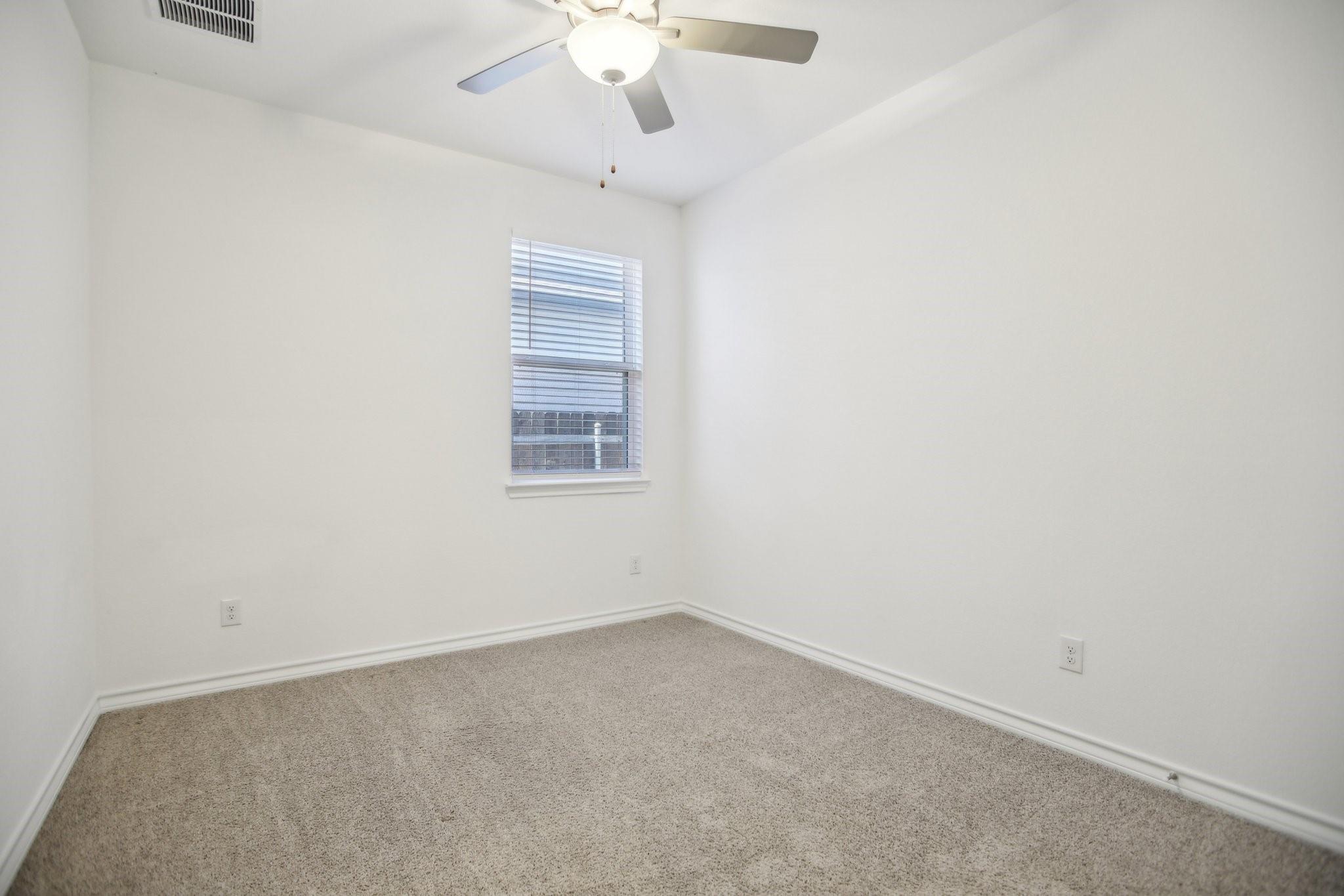 1011 Moose Rd, Hutto, TX 78634