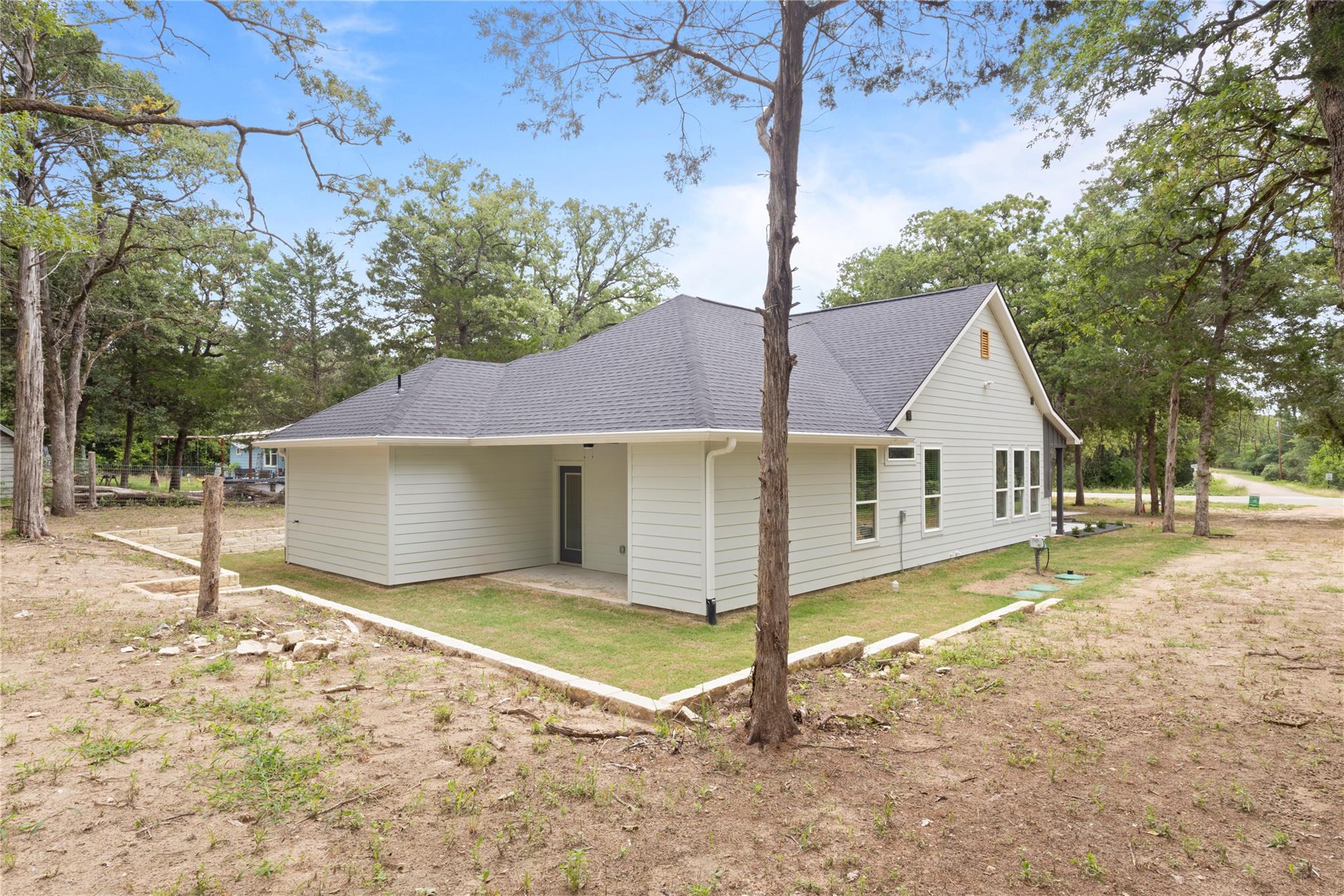 240 Shadow Oak Dr, Bastrop, TX 78602