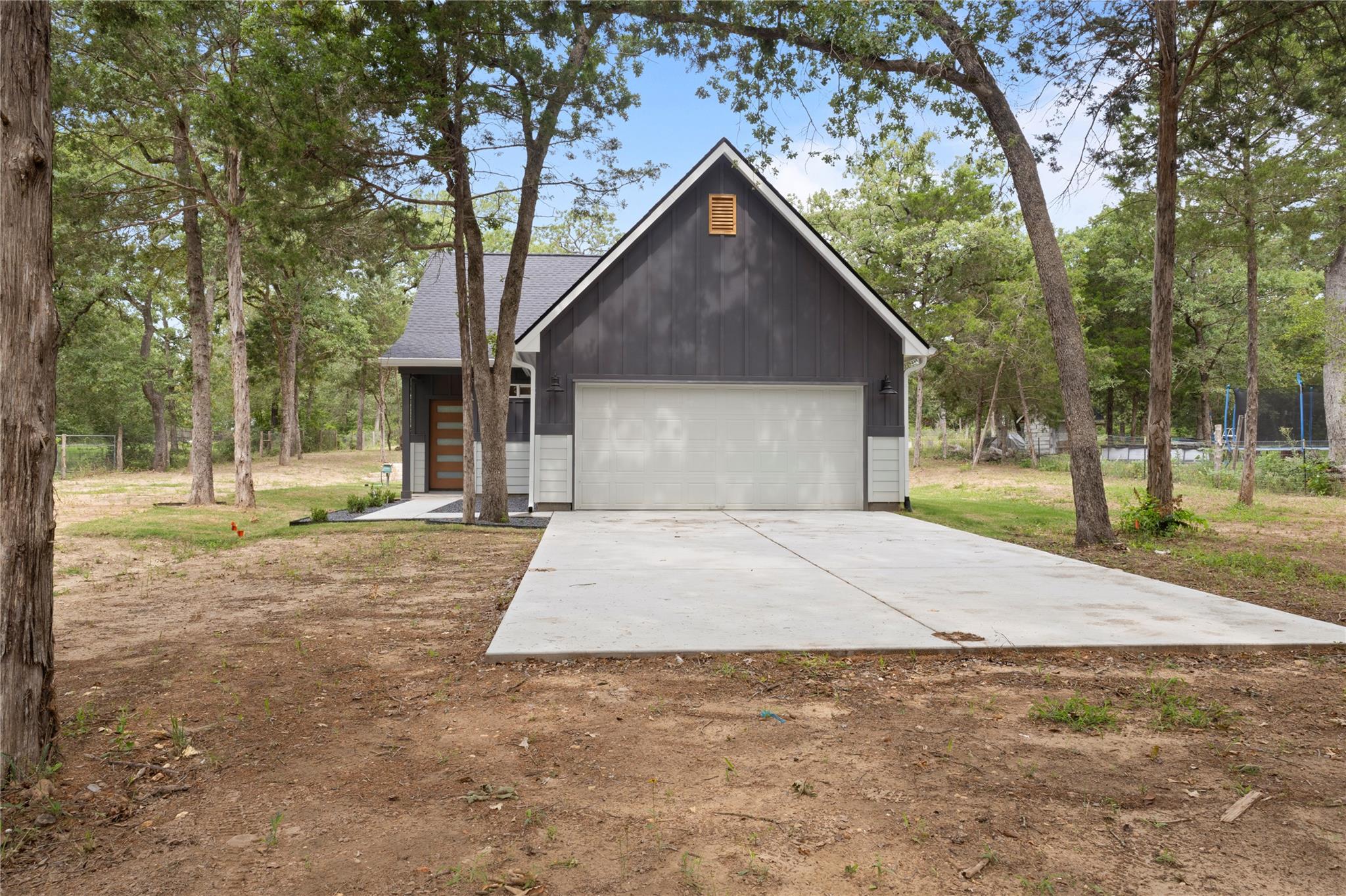 240 Shadow Oak Dr, Bastrop, TX 78602