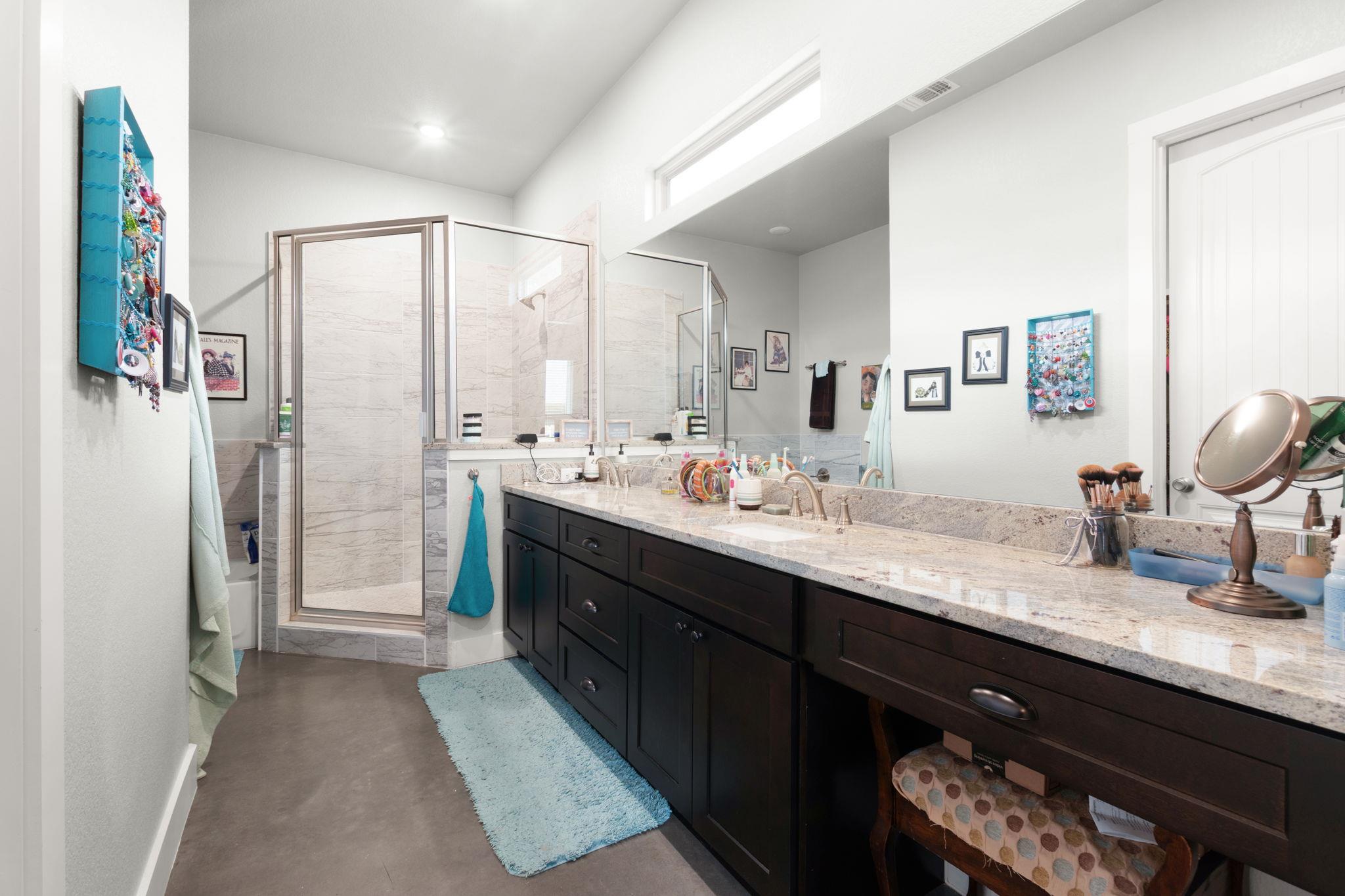 104 N Thomas Cv, Burnet, TX 78611