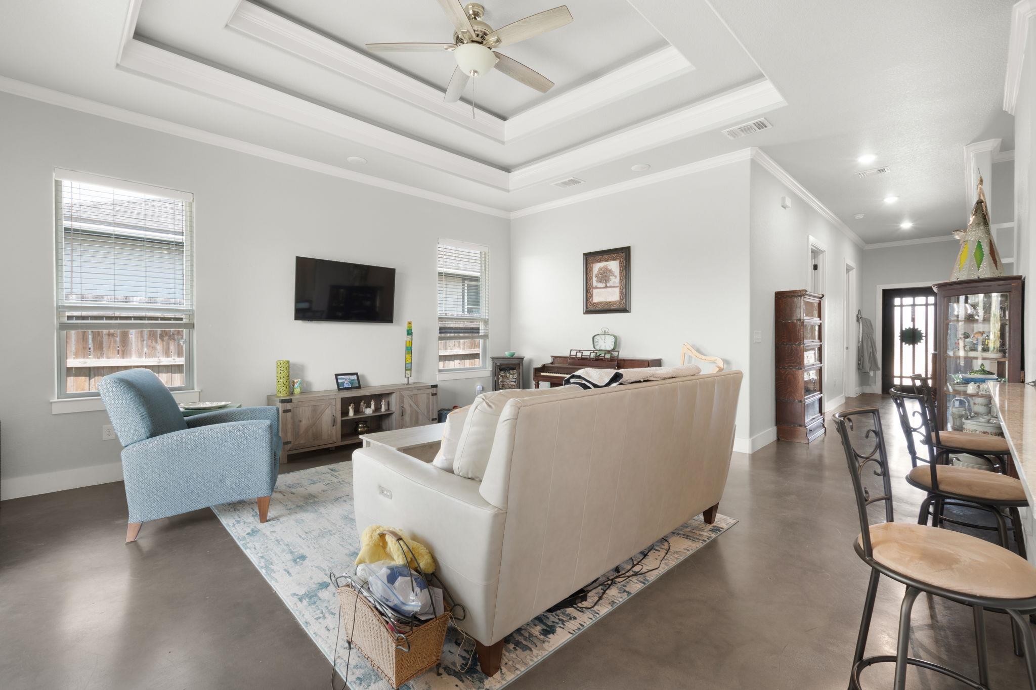 104 N Thomas Cv, Burnet, TX 78611