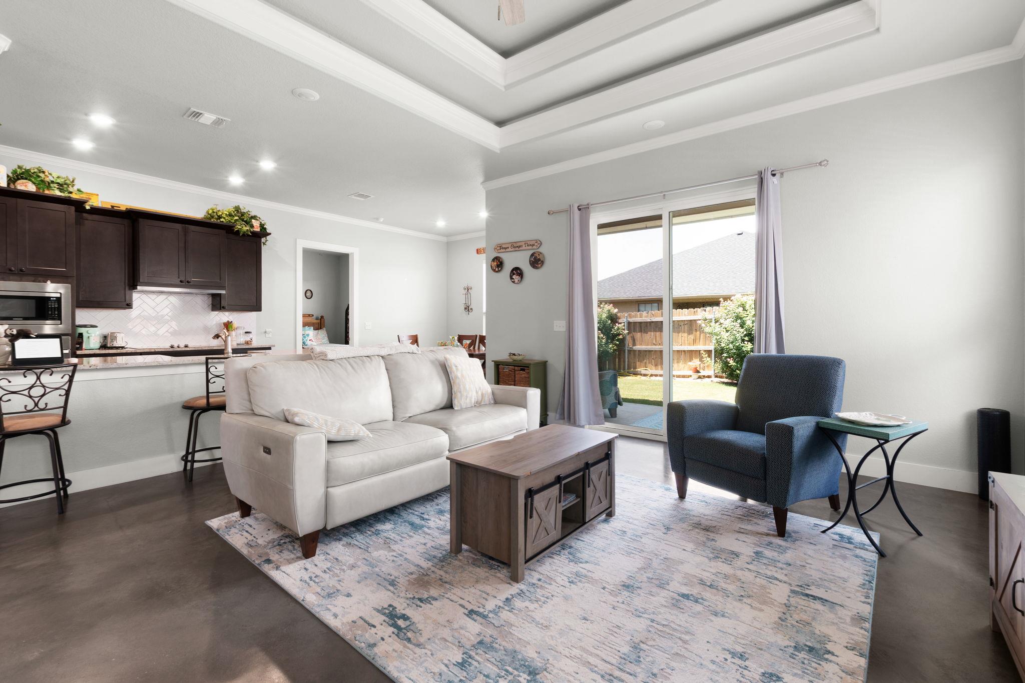 104 N Thomas Cv, Burnet, TX 78611