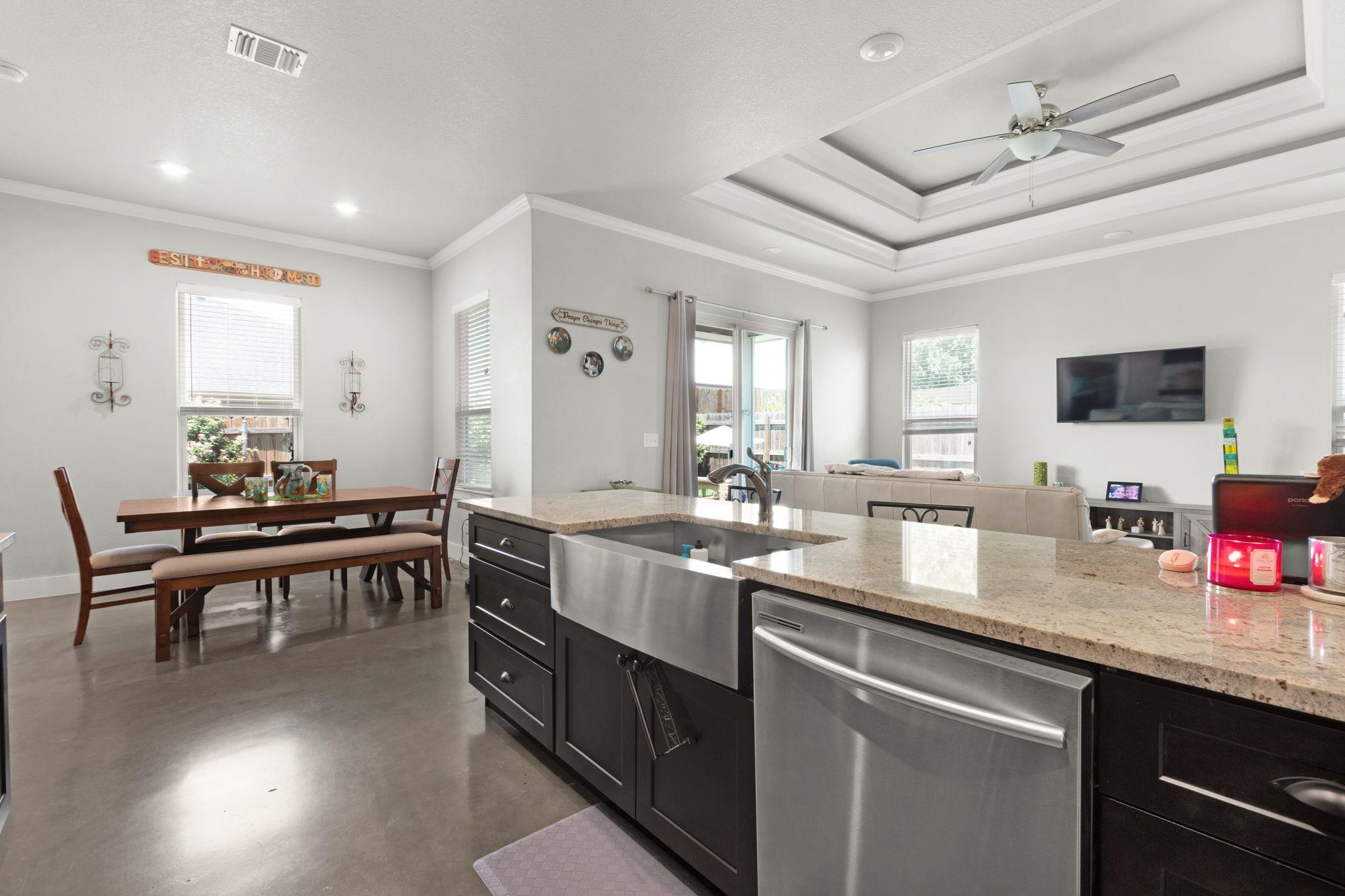 104 N Thomas Cv, Burnet, TX 78611