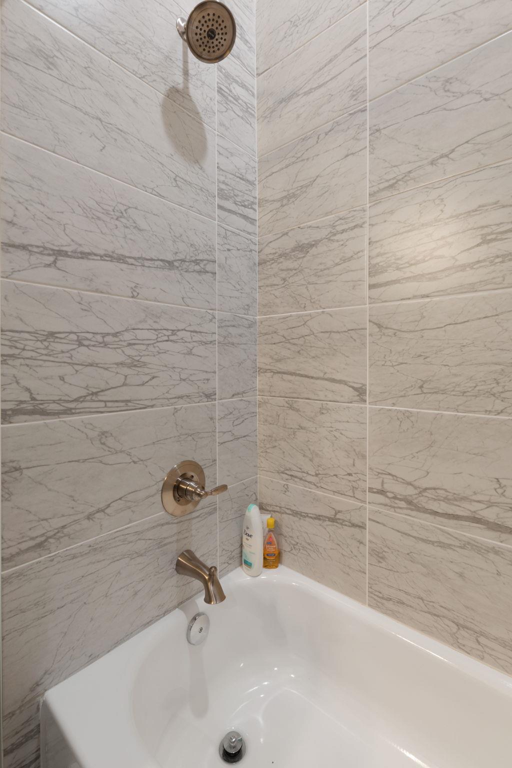 104 N Thomas Cv, Burnet, TX 78611