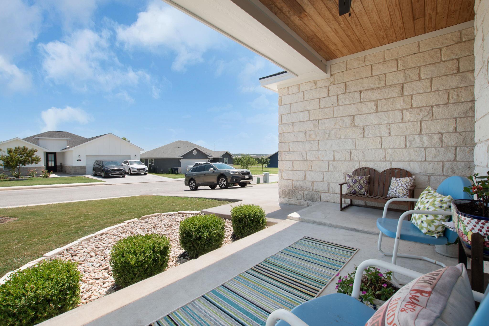 104 N Thomas Cv, Burnet, TX 78611