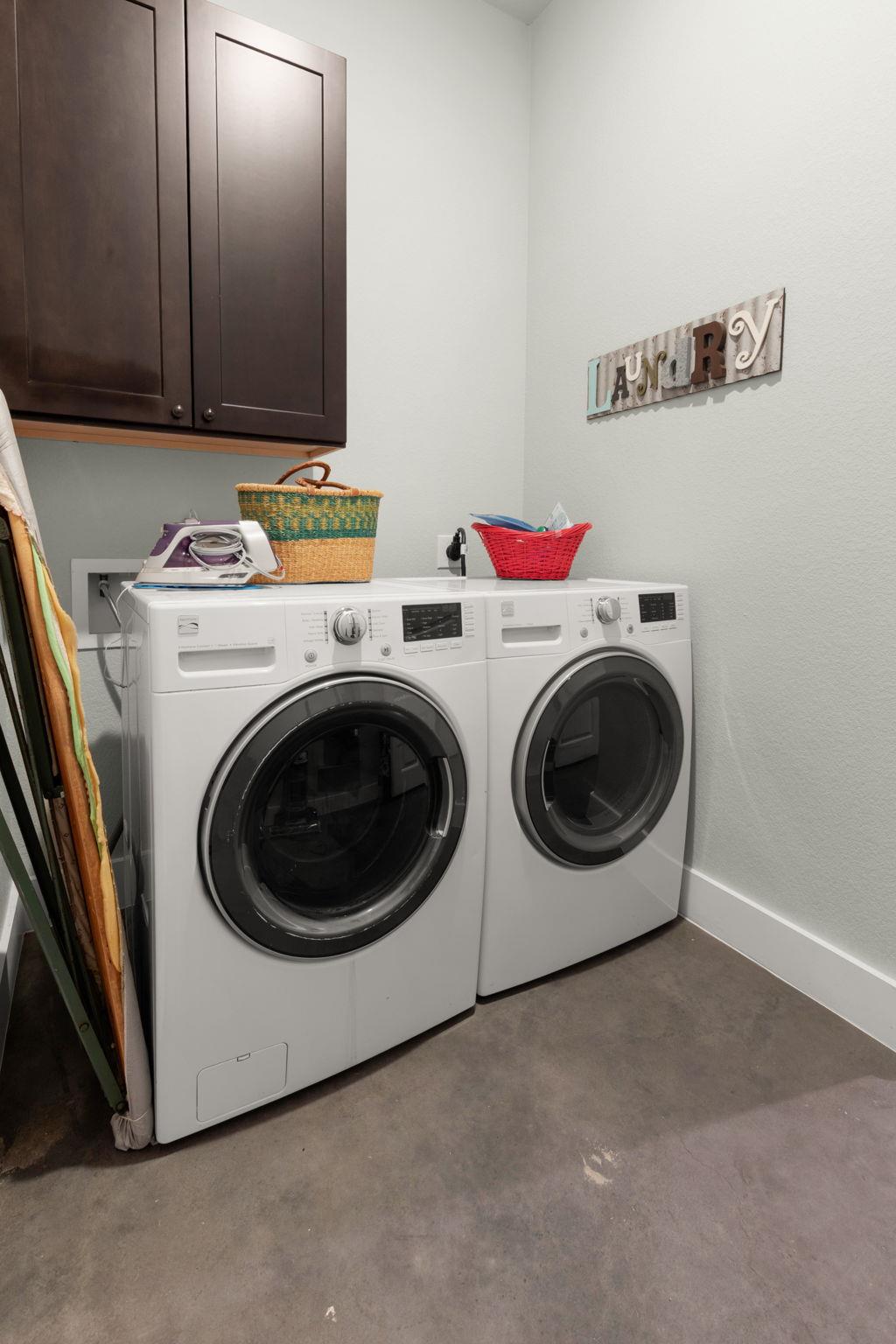 104 N Thomas Cv, Burnet, TX 78611