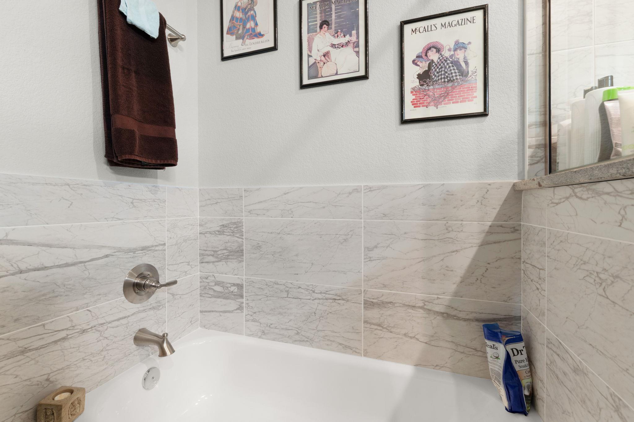 104 N Thomas Cv, Burnet, TX 78611