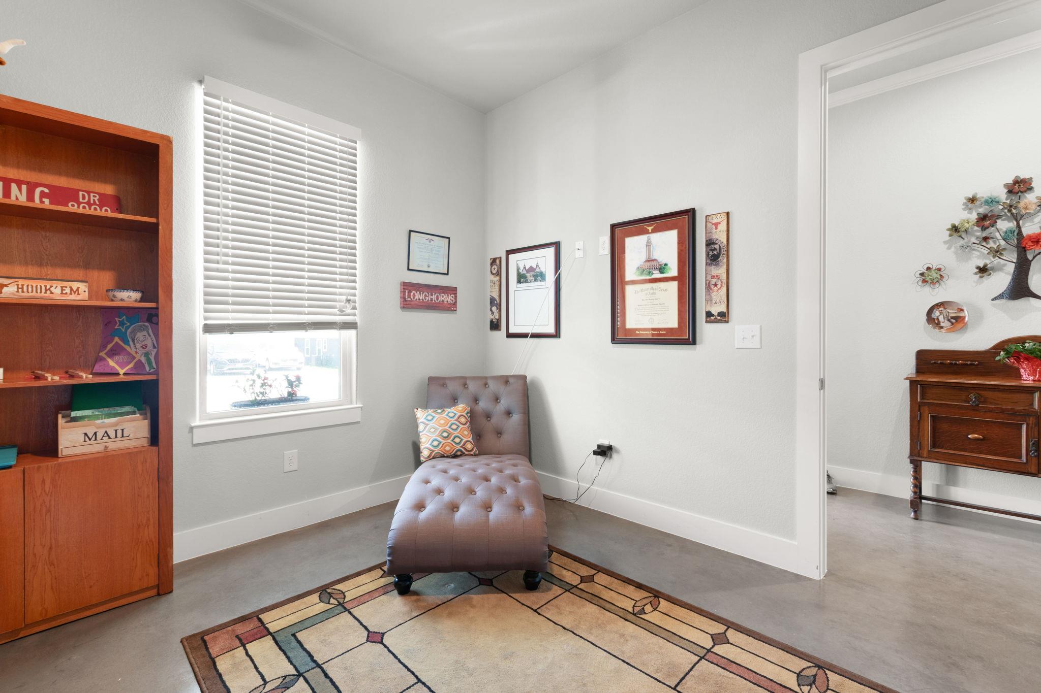 104 N Thomas Cv, Burnet, TX 78611