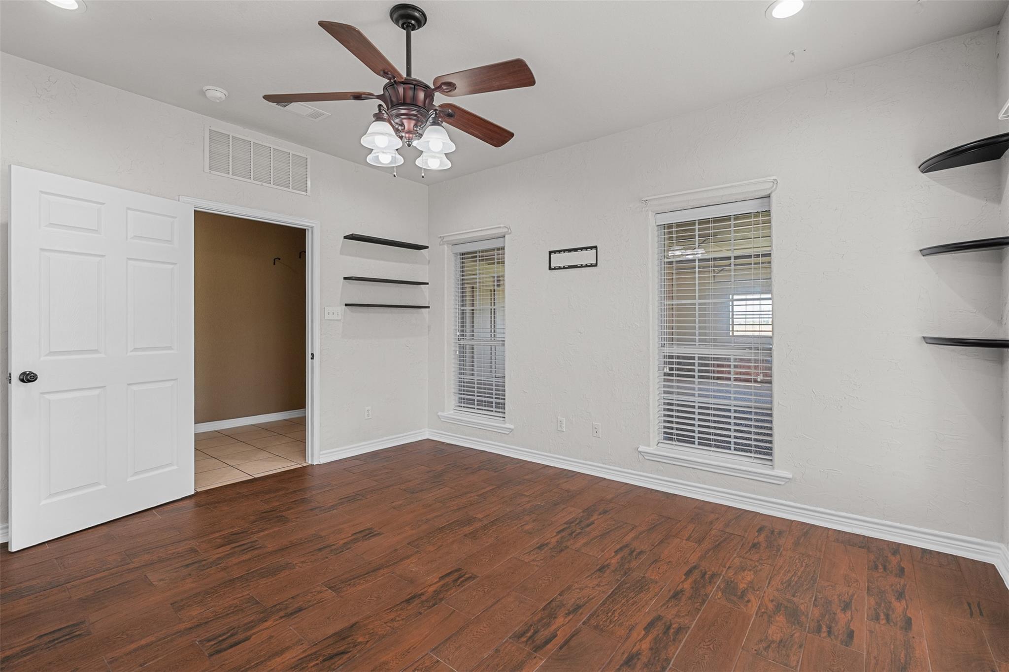 876 S St Joseph Rd, Burlington, TX 76519