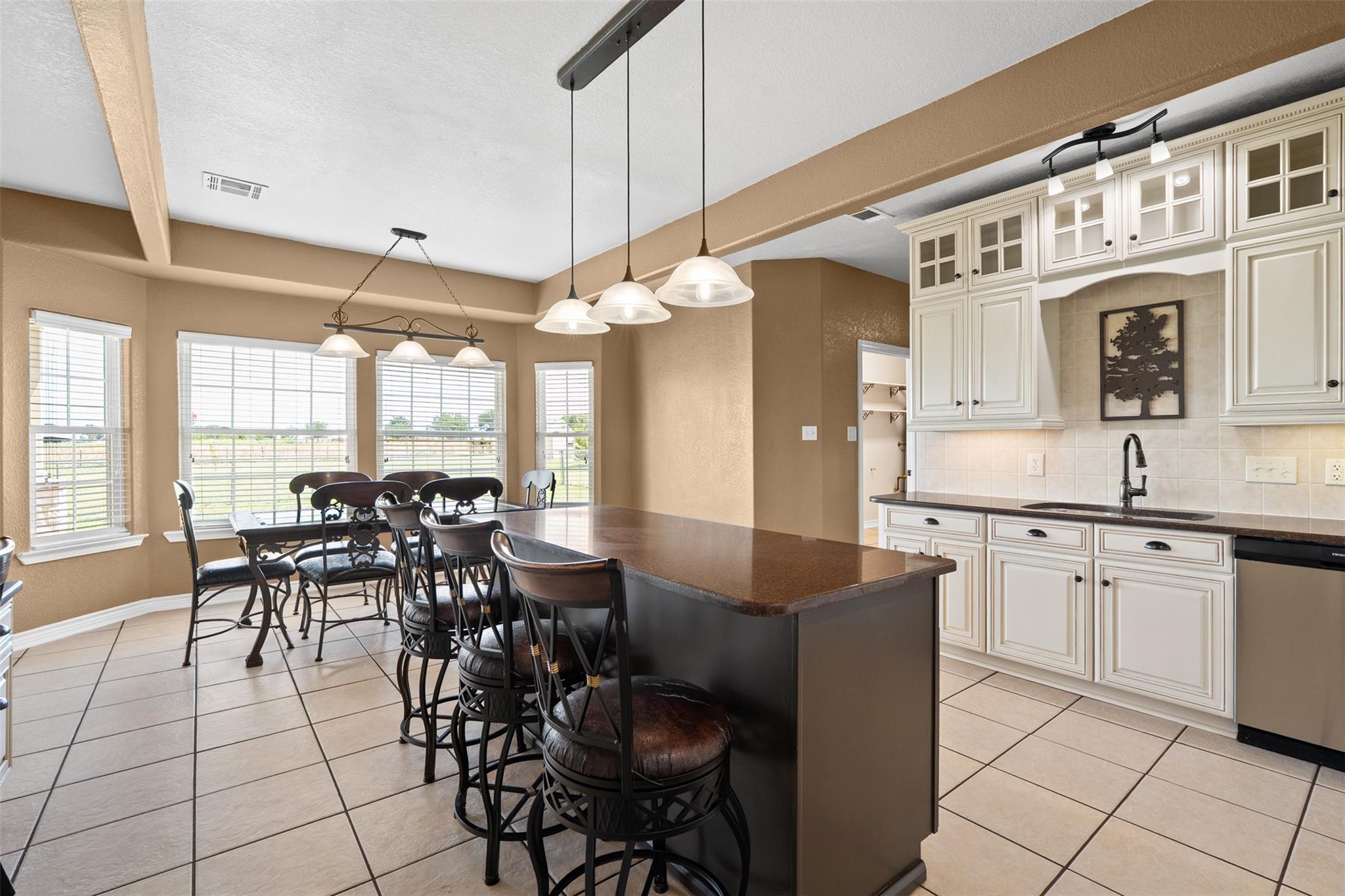 876 S St Joseph Rd, Burlington, TX 76519