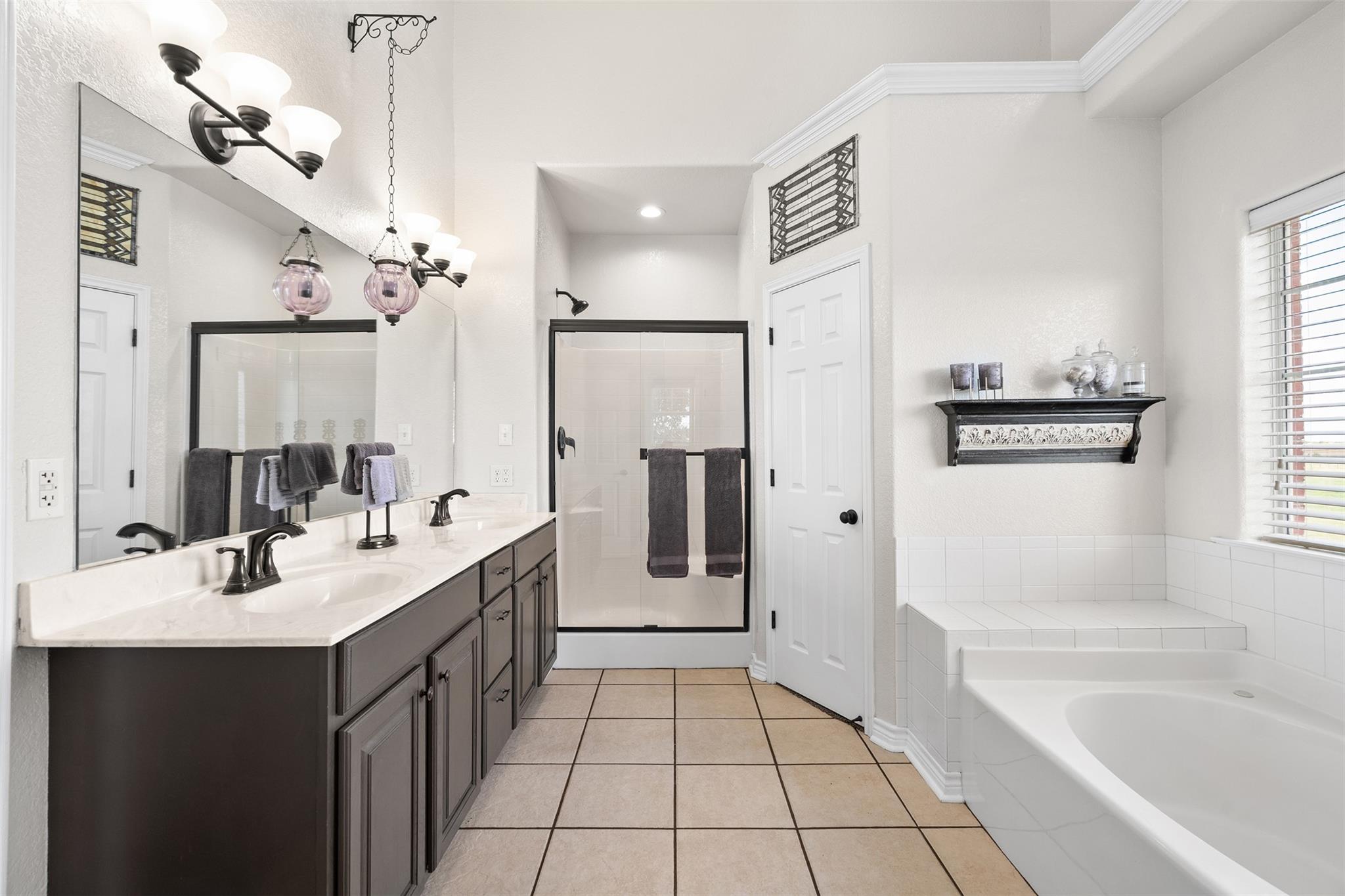 876 S St Joseph Rd, Burlington, TX 76519