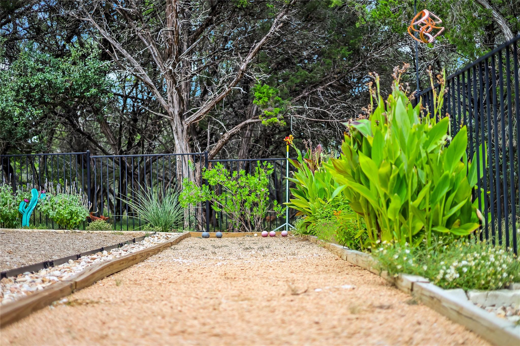 6913 Starboard Cv, Jonestown, TX 78645