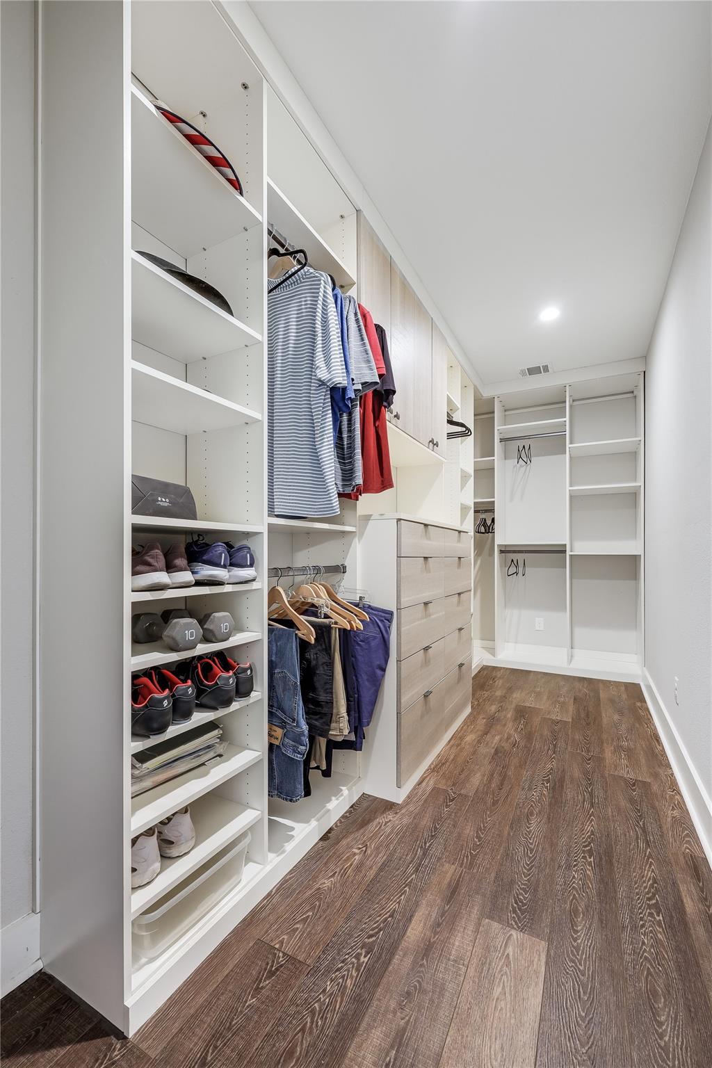 6913 Starboard Cv, Jonestown, TX 78645