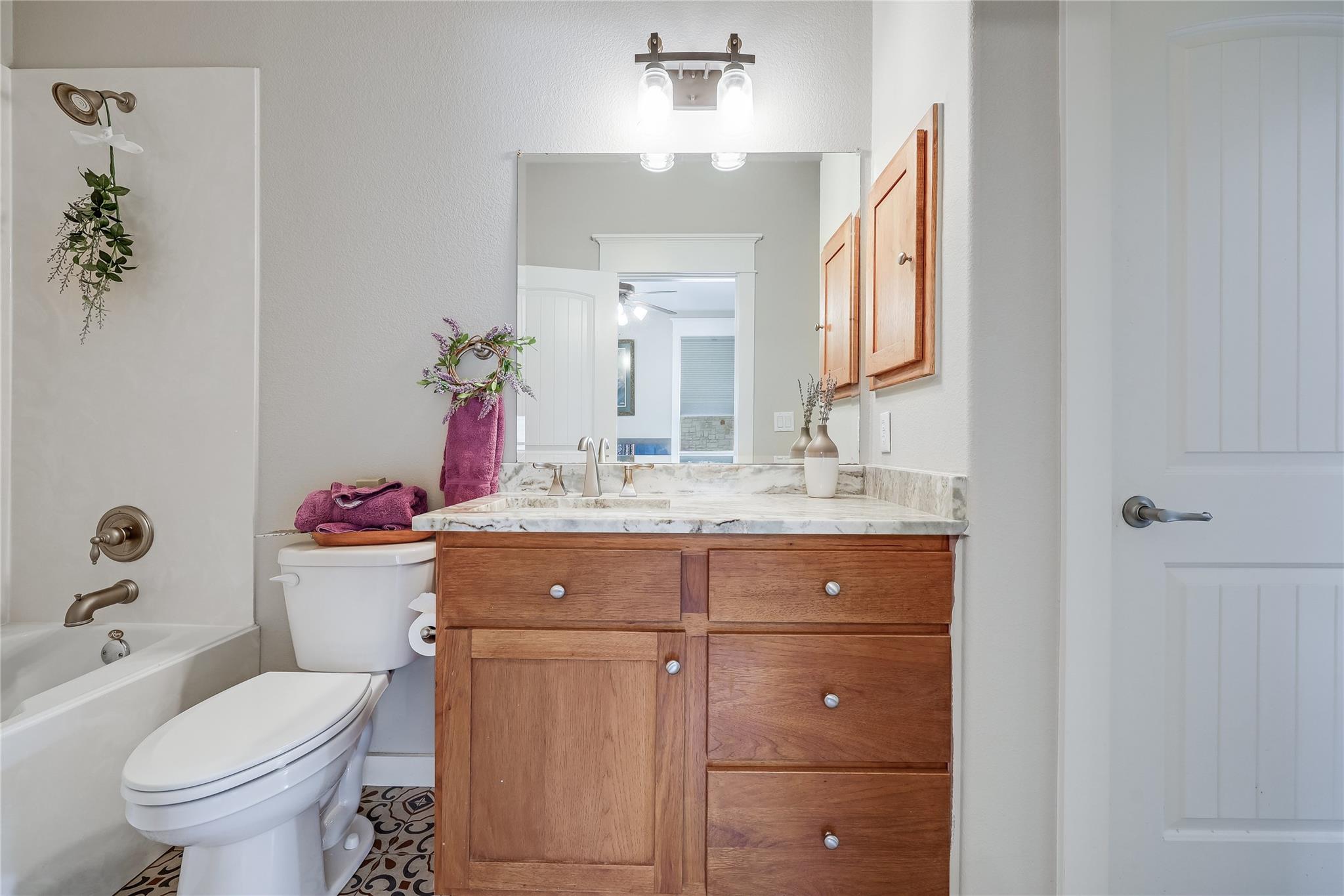 6913 Starboard Cv, Jonestown, TX 78645