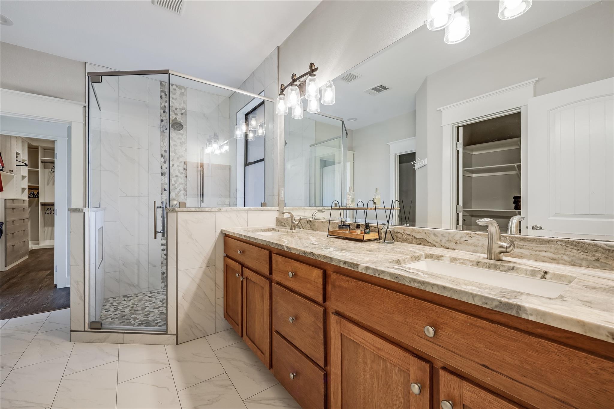 6913 Starboard Cv, Jonestown, TX 78645