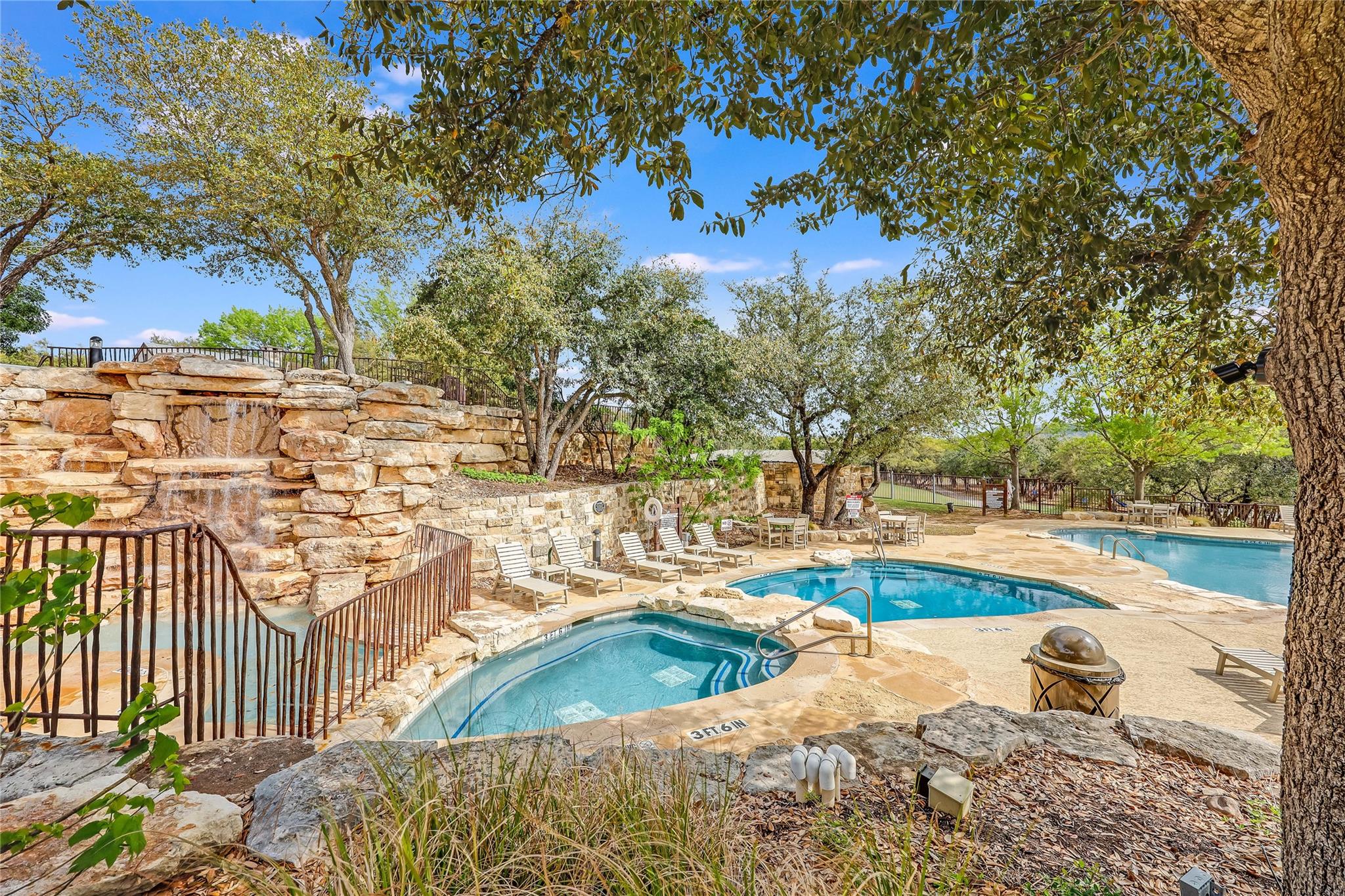 6913 Starboard Cv, Jonestown, TX 78645