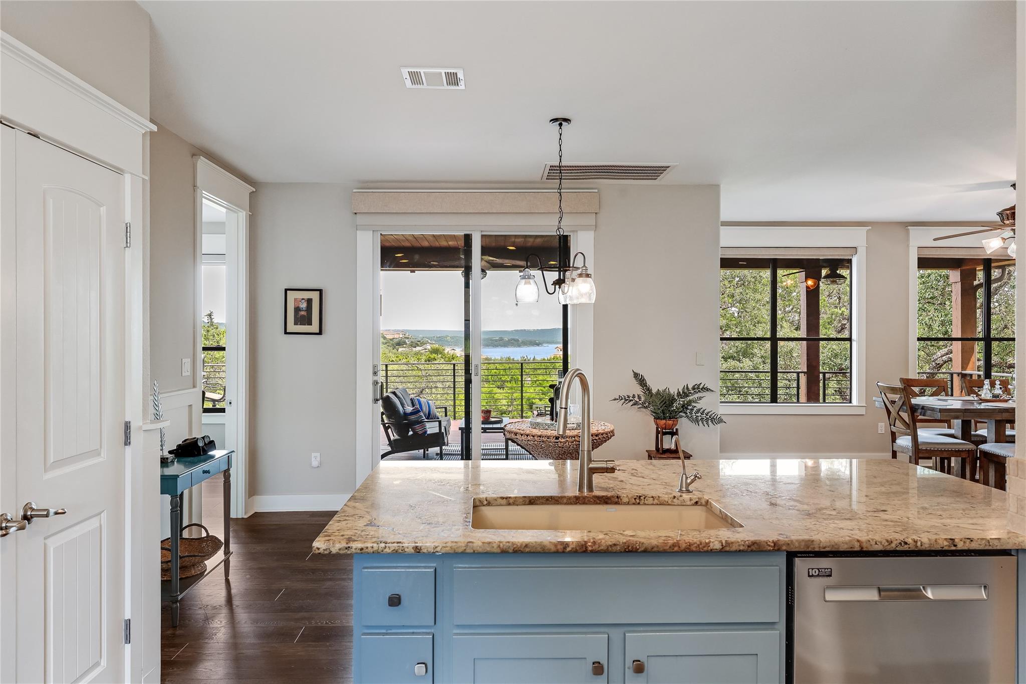 6913 Starboard Cv, Jonestown, TX 78645