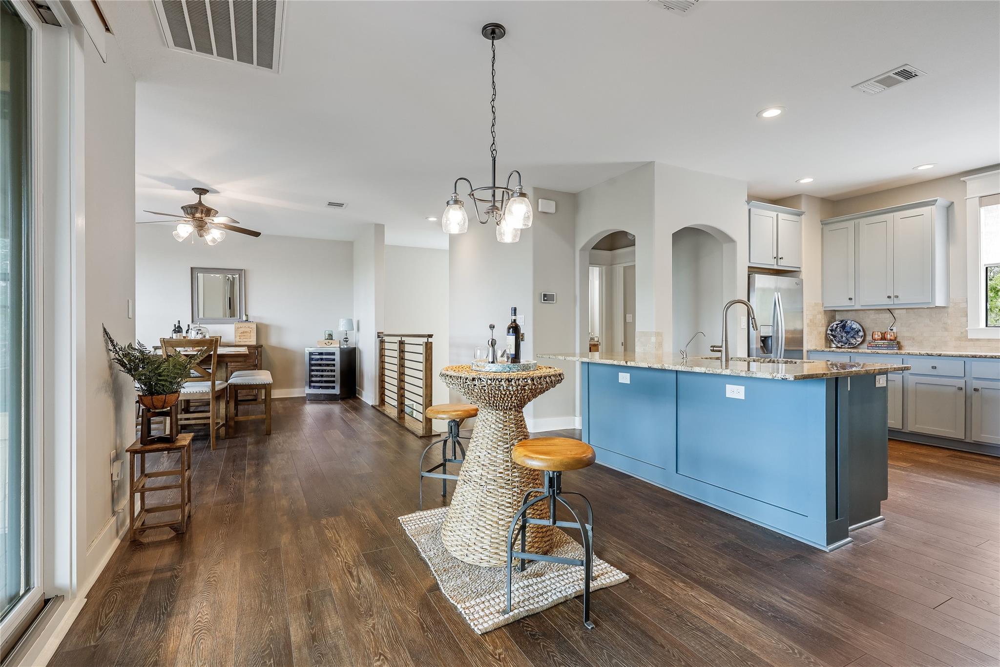 6913 Starboard Cv, Jonestown, TX 78645