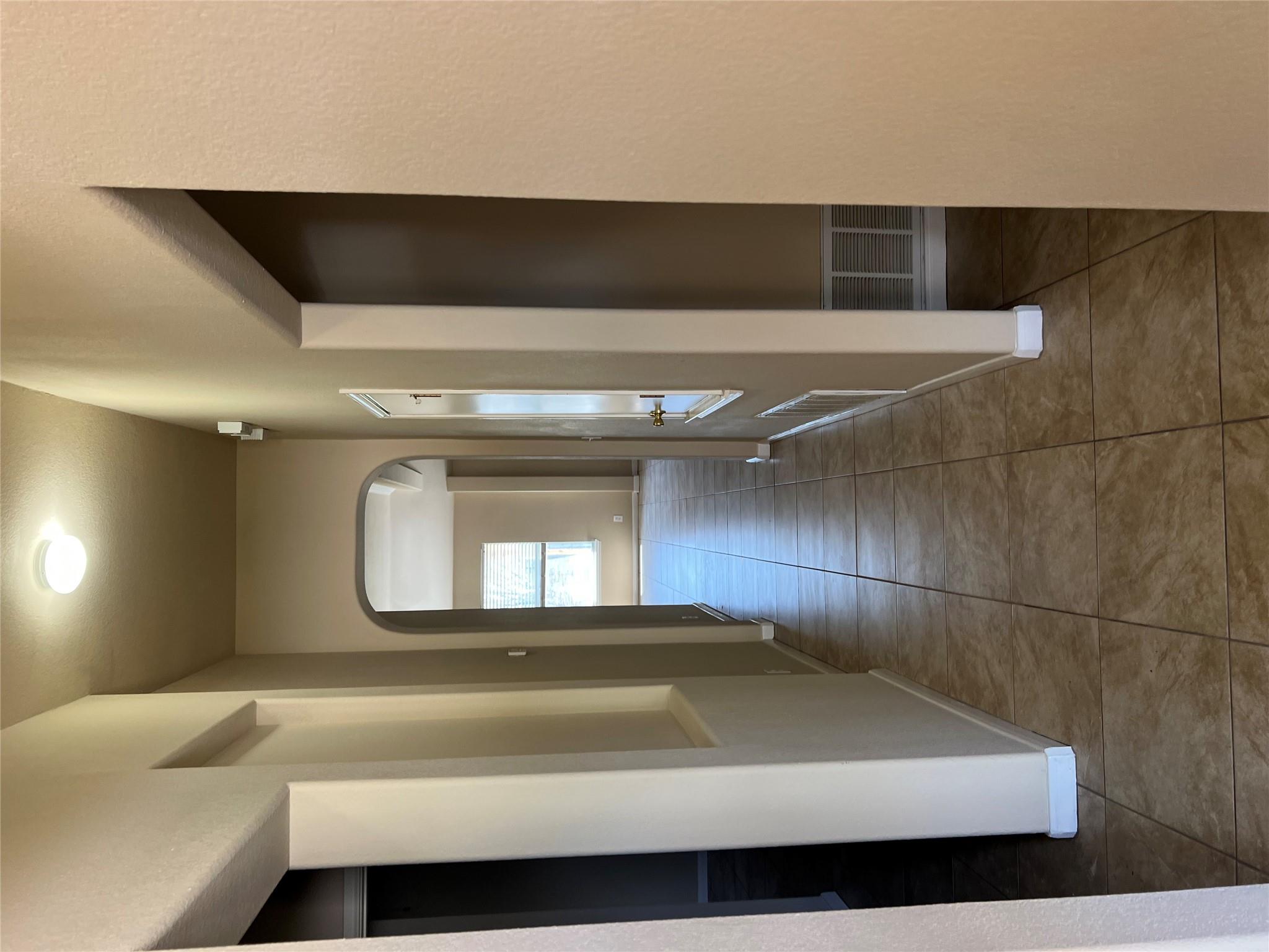 129 Holmstrom St, Hutto, TX 78634