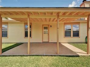 129 Holmstrom St, Hutto, TX 78634
