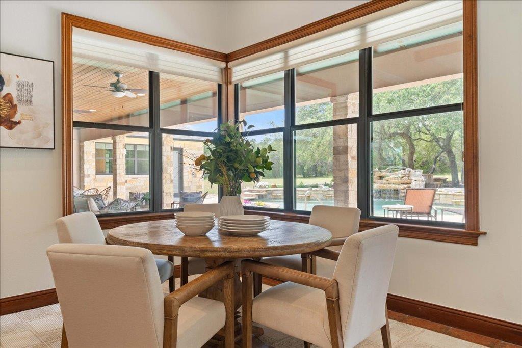 1525 Springlake Dr, Dripping Springs, TX 78620