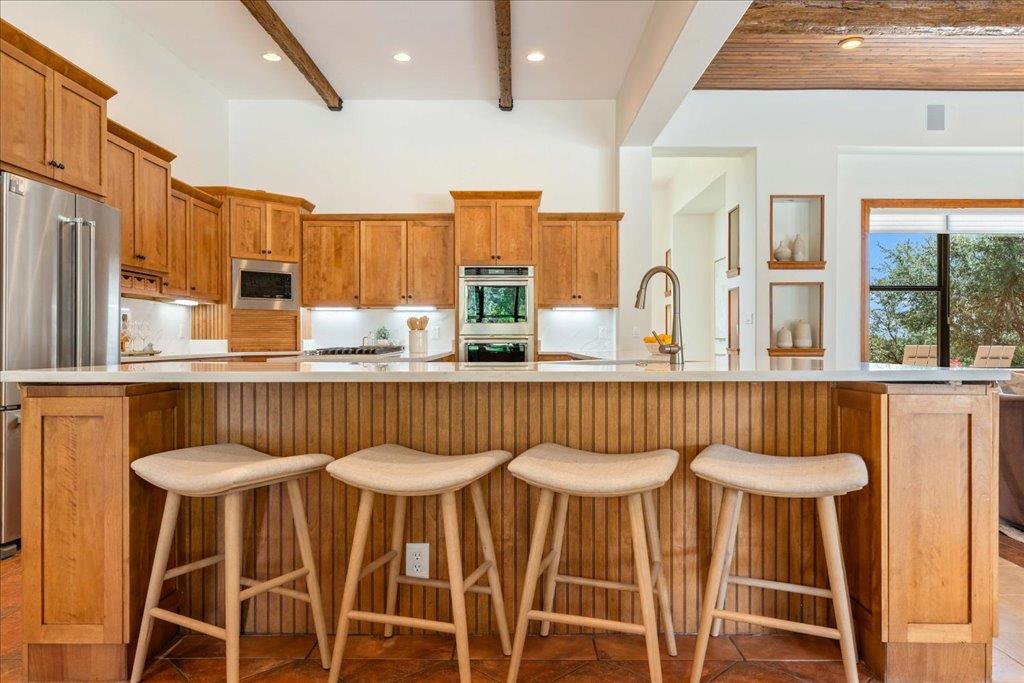 1525 Springlake Dr, Dripping Springs, TX 78620