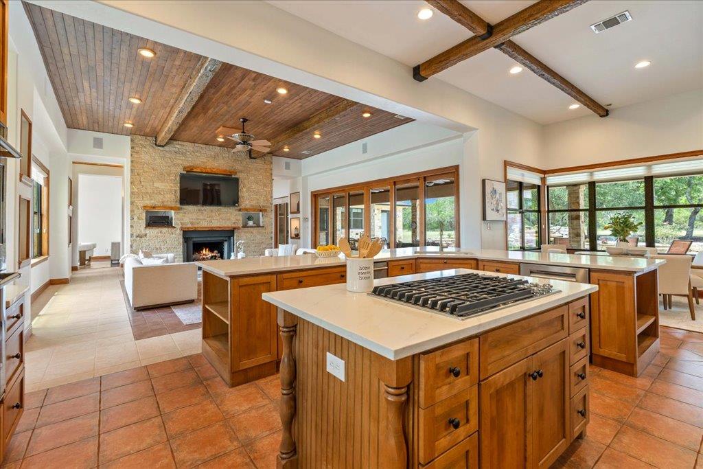 1525 Springlake Dr, Dripping Springs, TX 78620