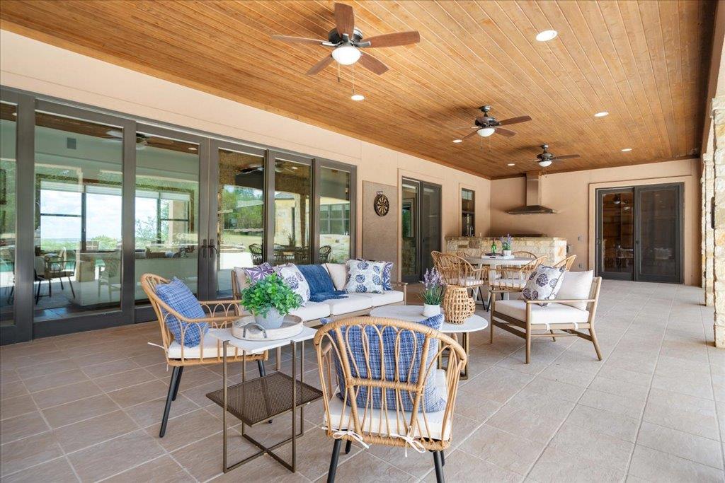 1525 Springlake Dr, Dripping Springs, TX 78620